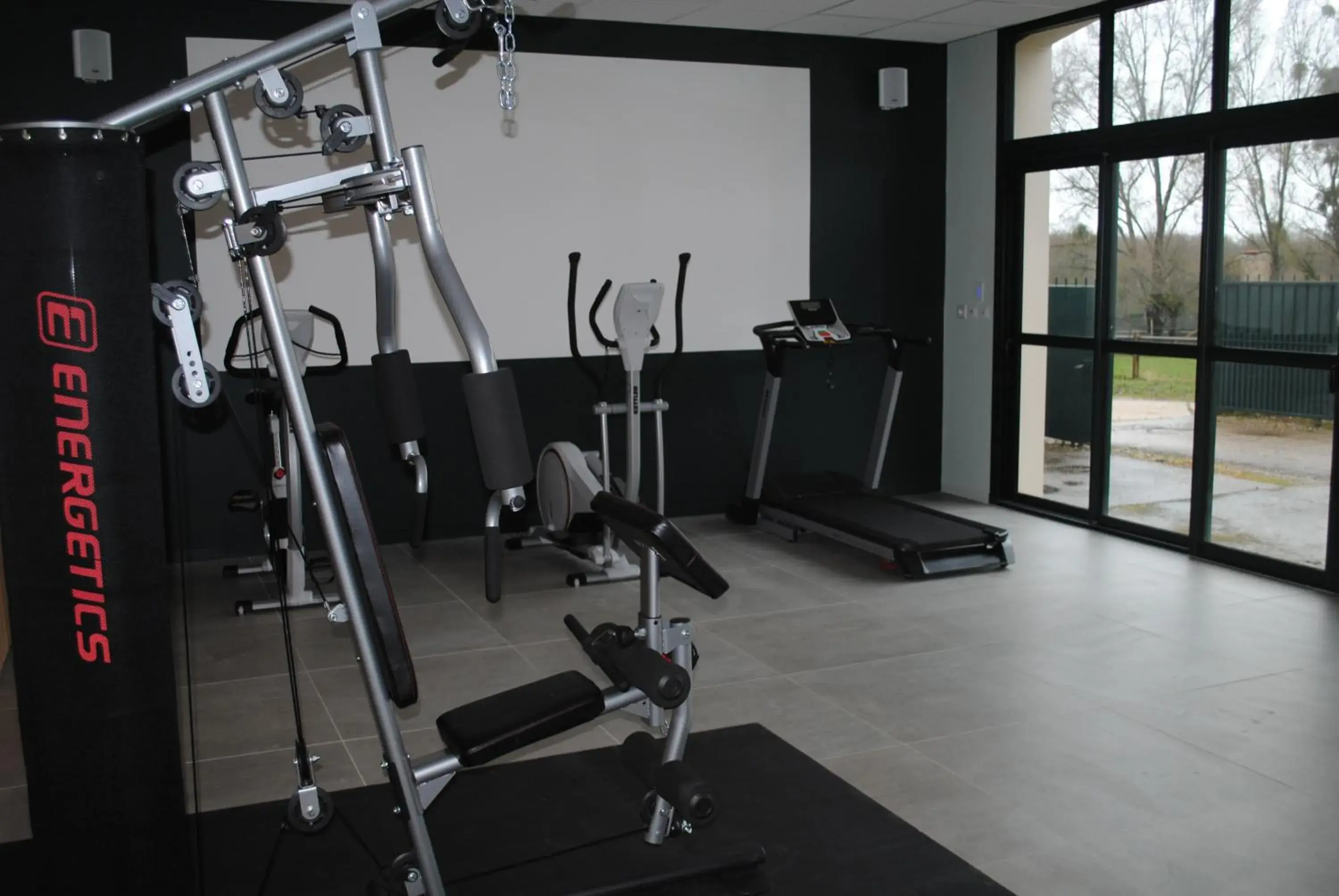 Fitness centre/facilities in Château de La Dame Blanche - Logis Fitness centre/facilities in Château de La Dame Blanche - Logis