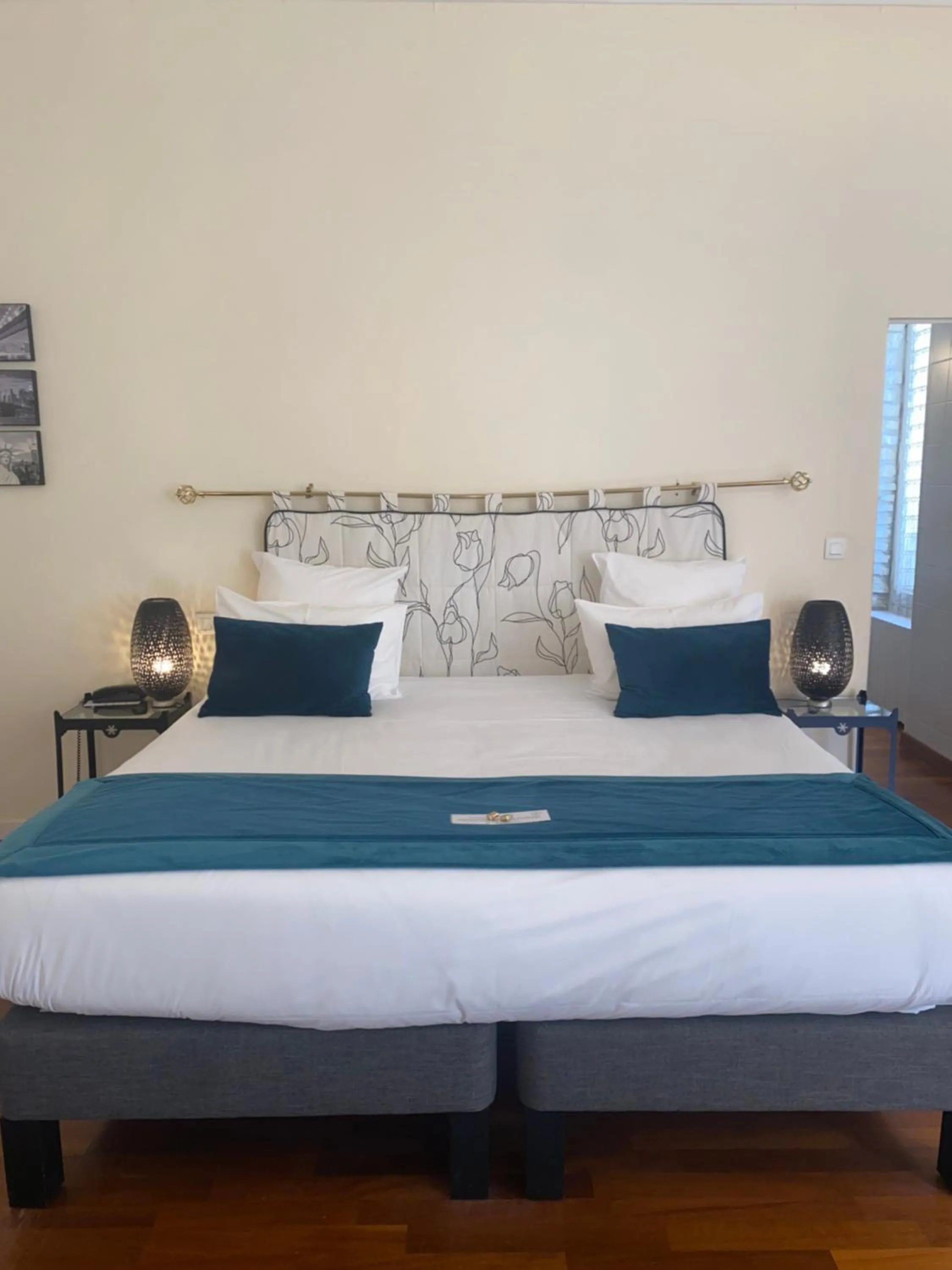Bedroom, Bed in Château de La Dame Blanche - Logis