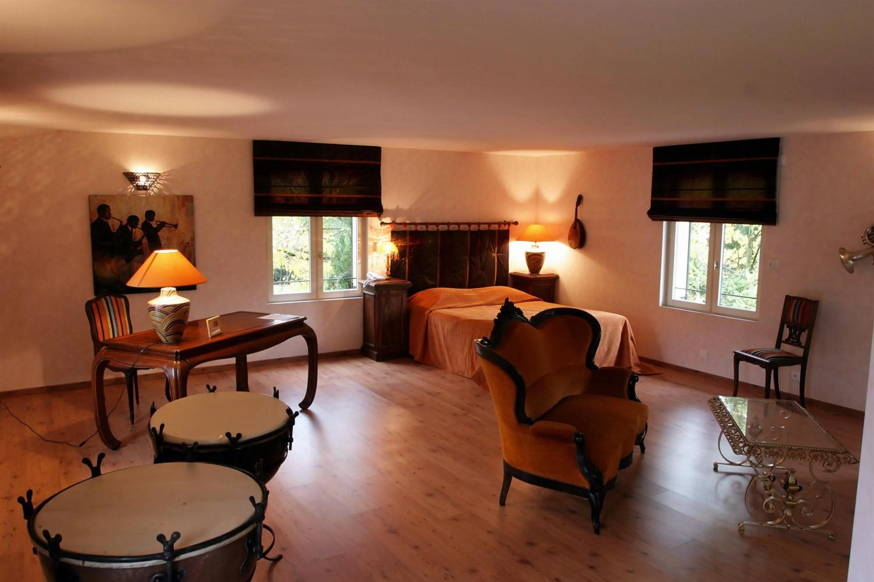 Photo of the whole room in Château de La Dame Blanche - Logis