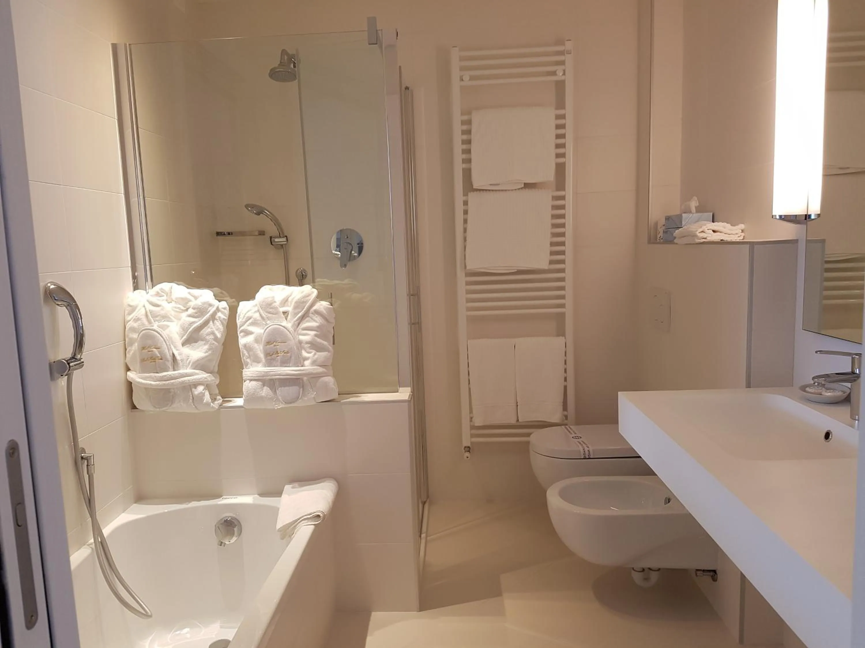 Bathroom in Park Hotel Italia