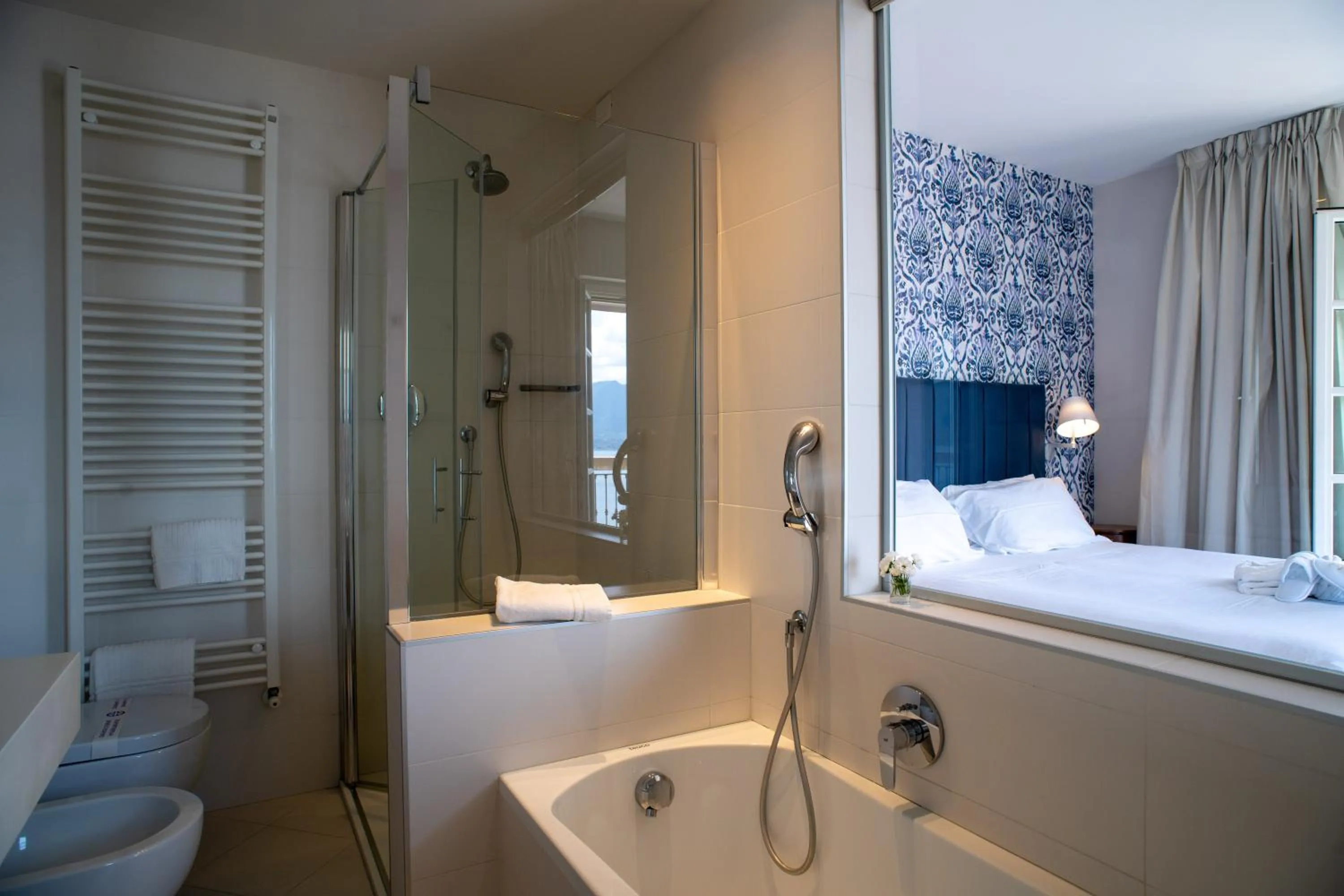 Bathroom, Bed in Park Hotel Italia