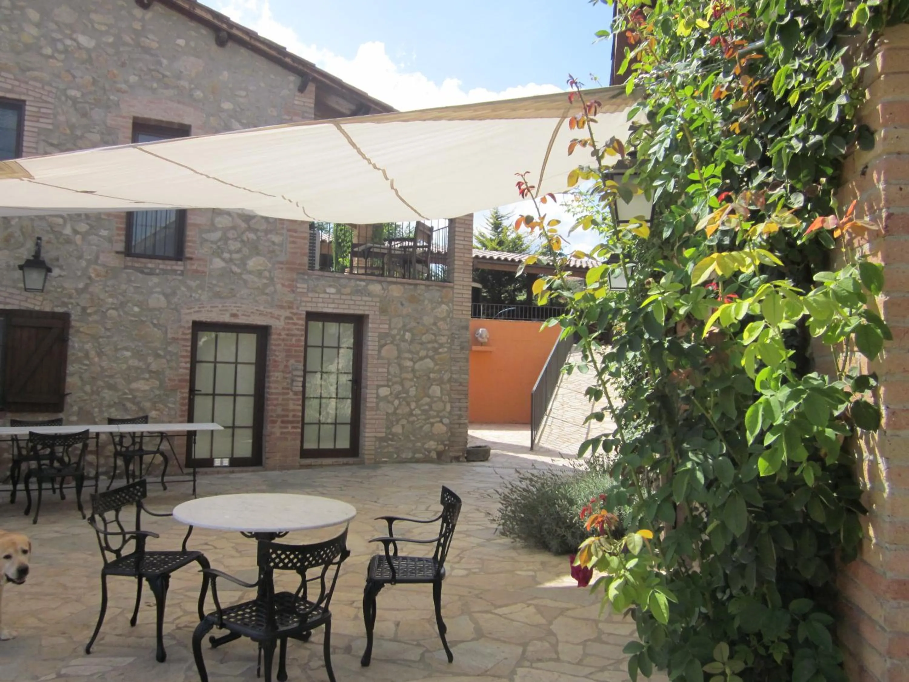 Facade/entrance in Casa Horta