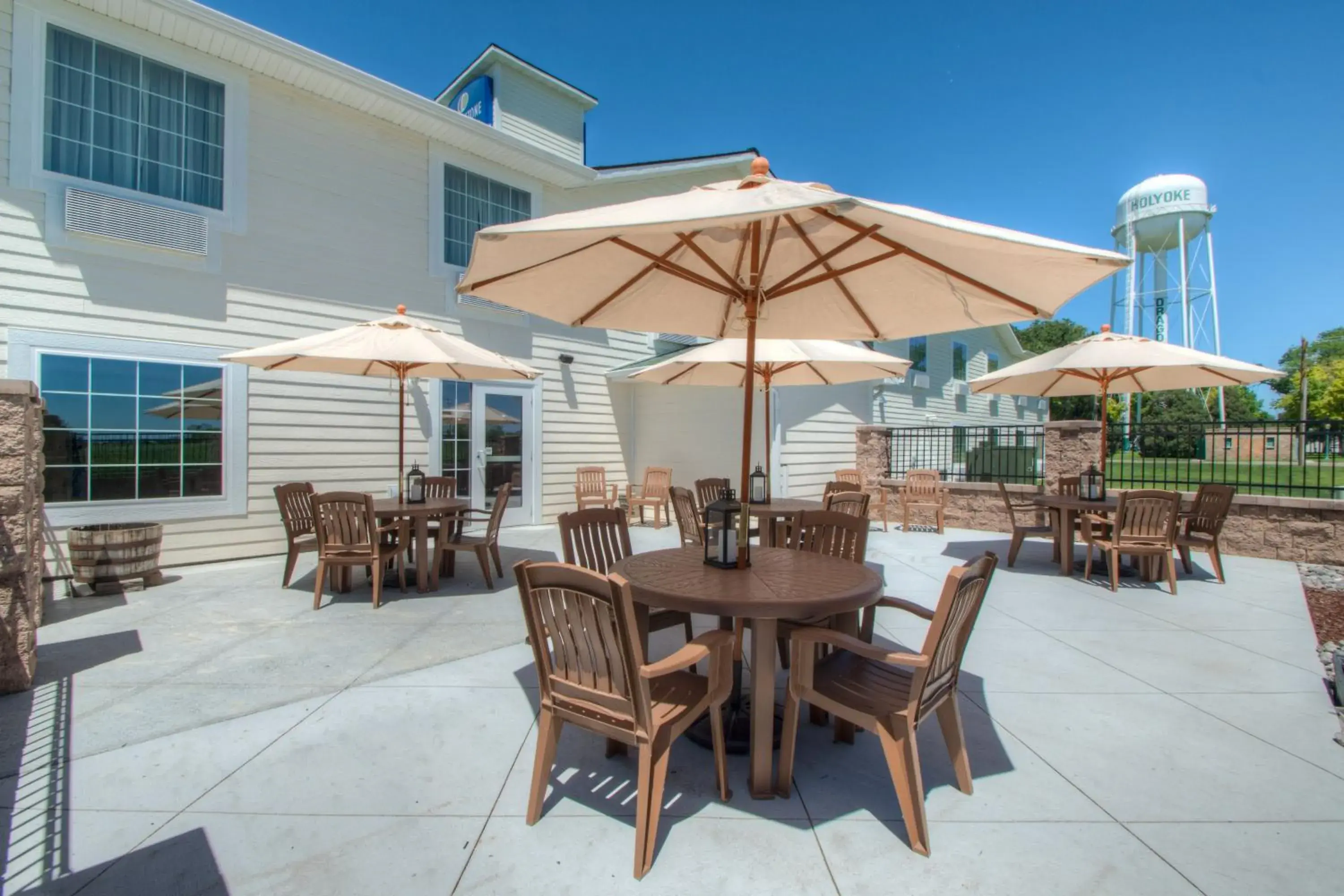 Property building in Cobblestone Inn & Suites - Holyoke Property building in Cobblestone Inn & Suites - Holyoke