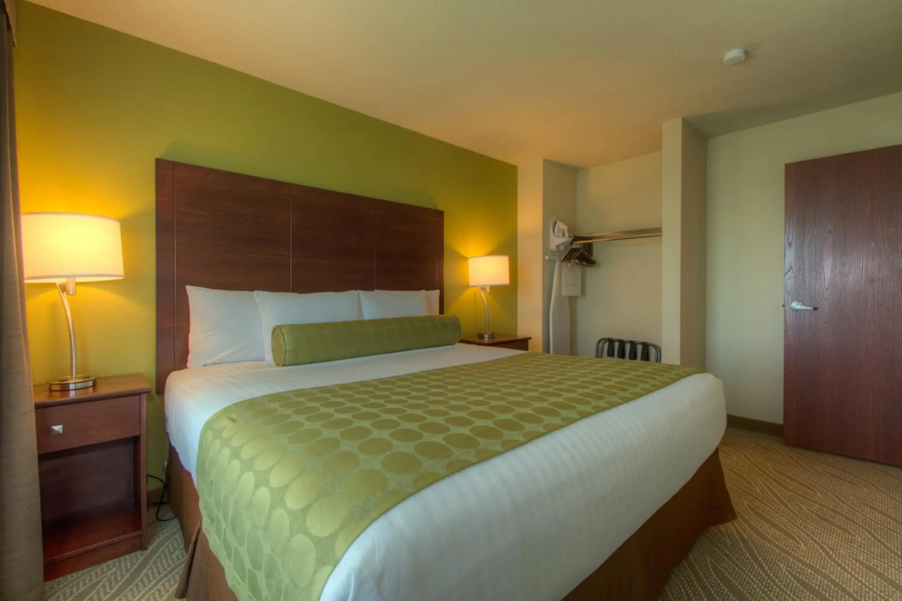 Bed in Cobblestone Inn & Suites - Holyoke Bed in Cobblestone Inn & Suites - Holyoke