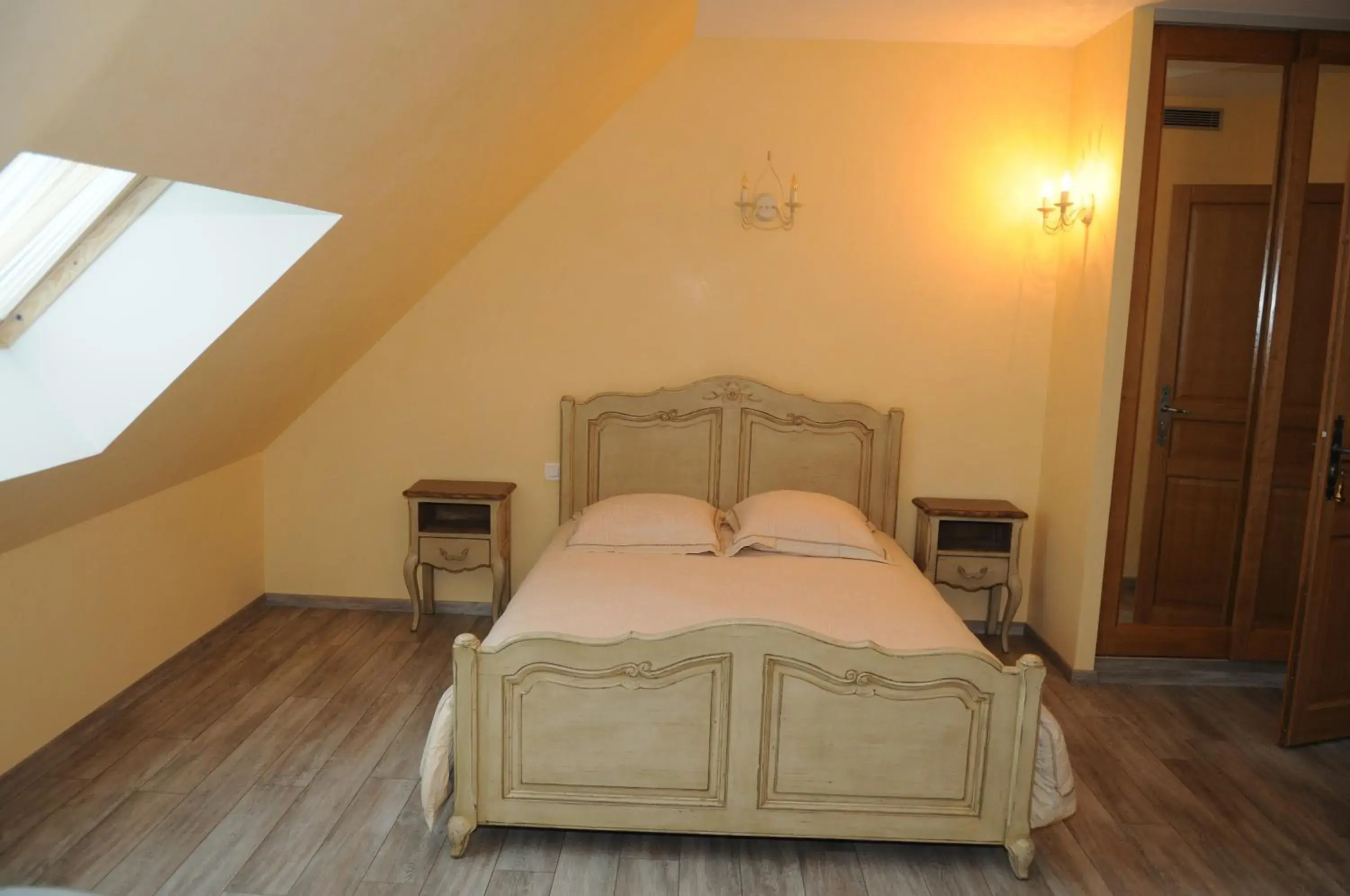 Double Room in Domaine d'Auxonnettes Chambres d'Hôtes et Gîtes Double Room in Domaine d'Auxonnettes Chambres d'Hôtes et Gîtes