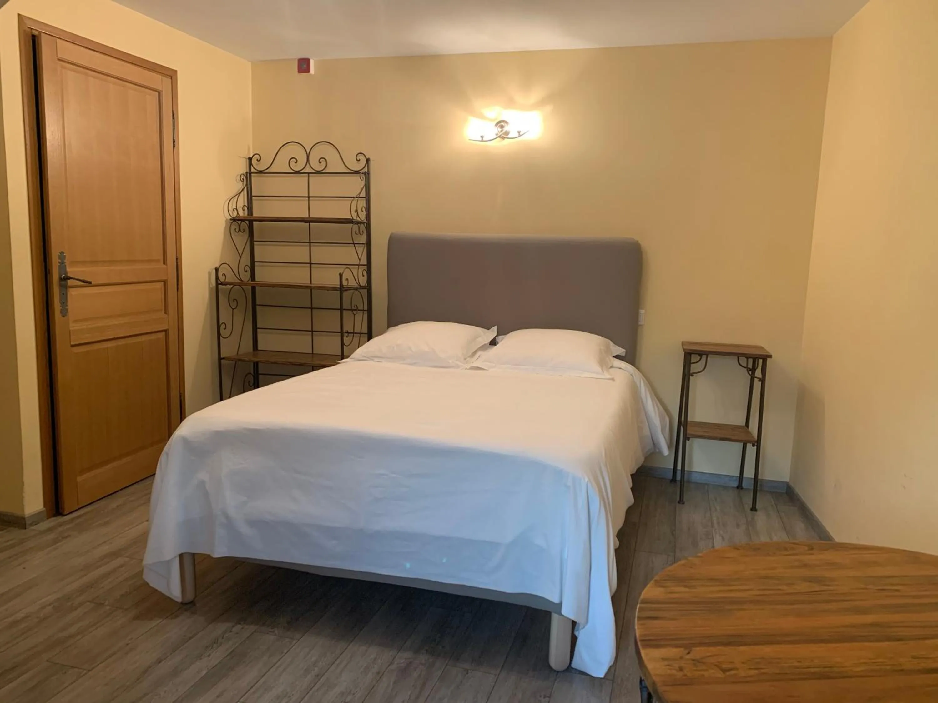 Double Room - Disability Access in Domaine d'Auxonnettes Chambres d'Hôtes et Gîtes
