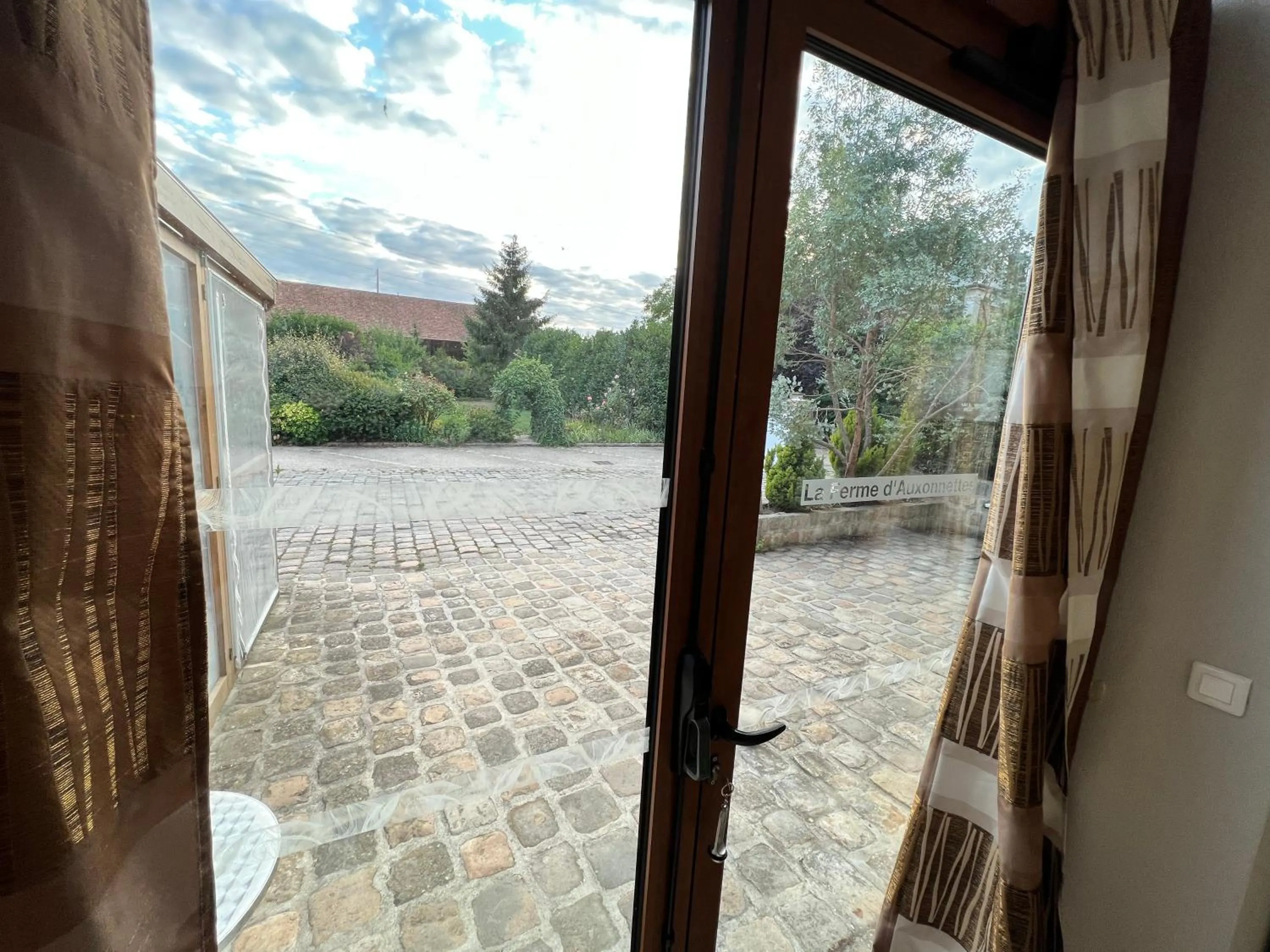 Apartment - Ground Floor in Domaine d'Auxonnettes Chambres d'Hôtes et Gîtes