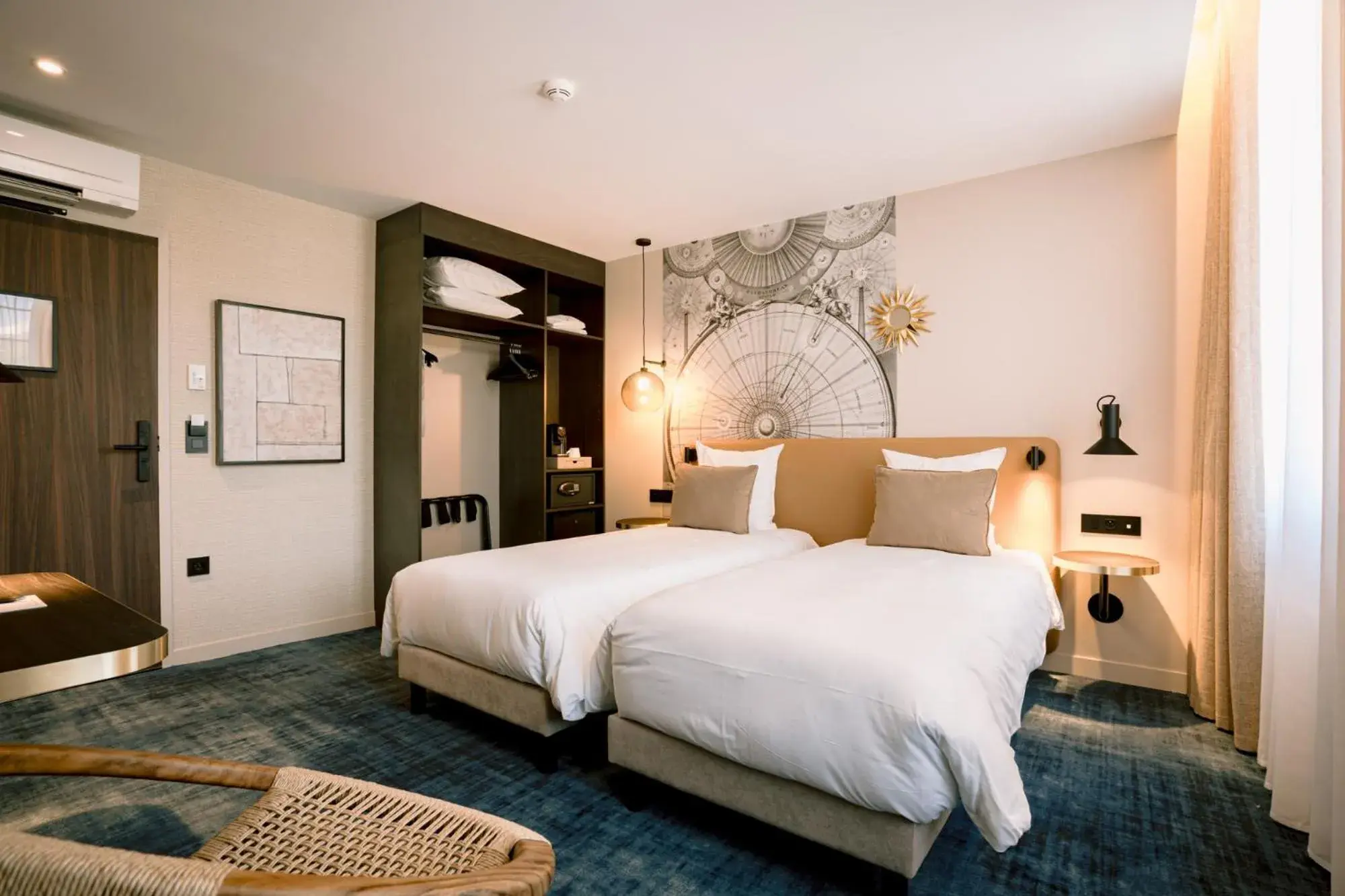 Twin Room in Urban Style Hotel Laperouse Twin Room in Urban Style Hotel Laperouse
