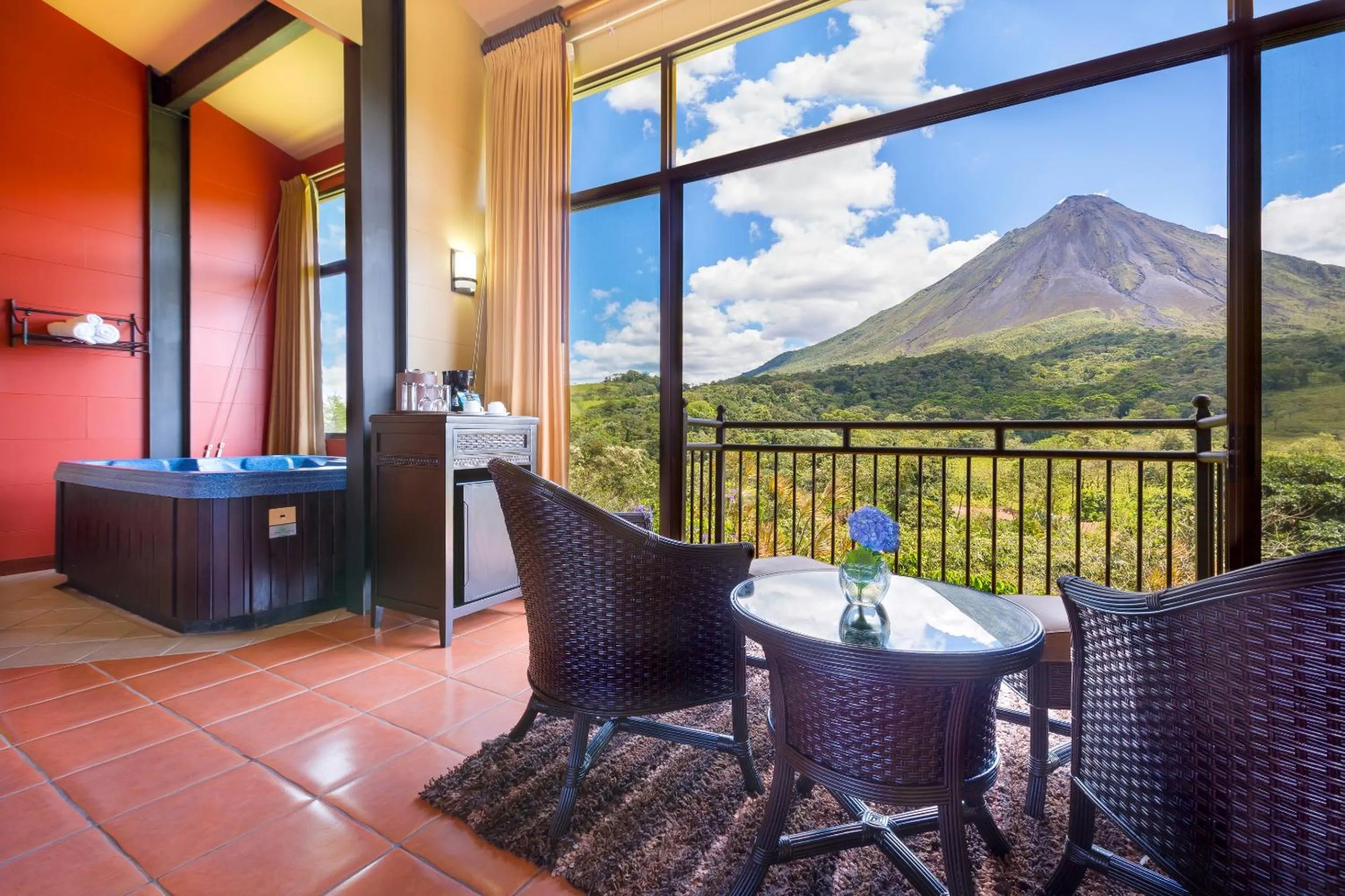 Day in Hotel Arenal Kioro Suites & Spa
