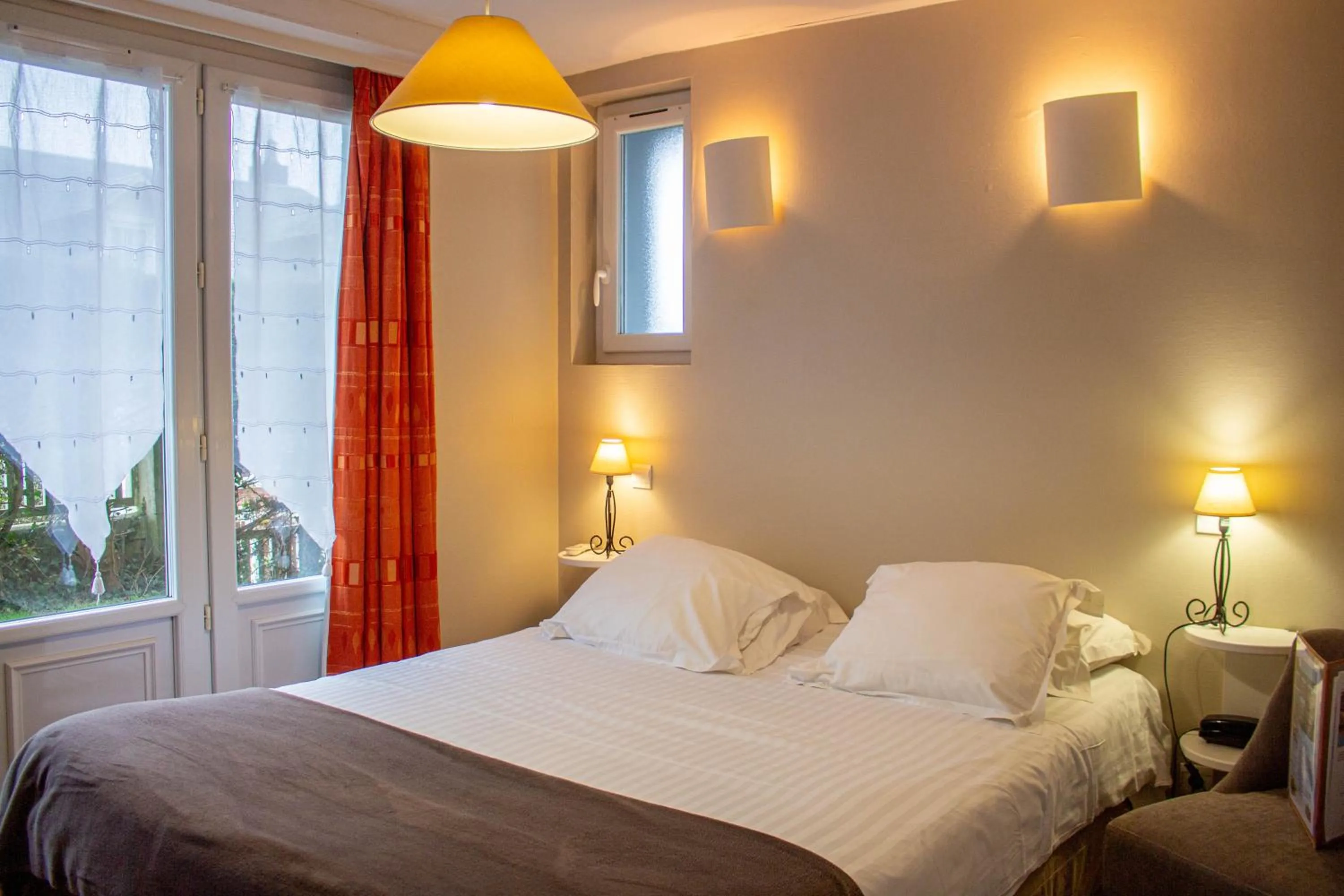 Photo of the whole room, Bed in Hostellerie et SPA de la Vieille Ferme