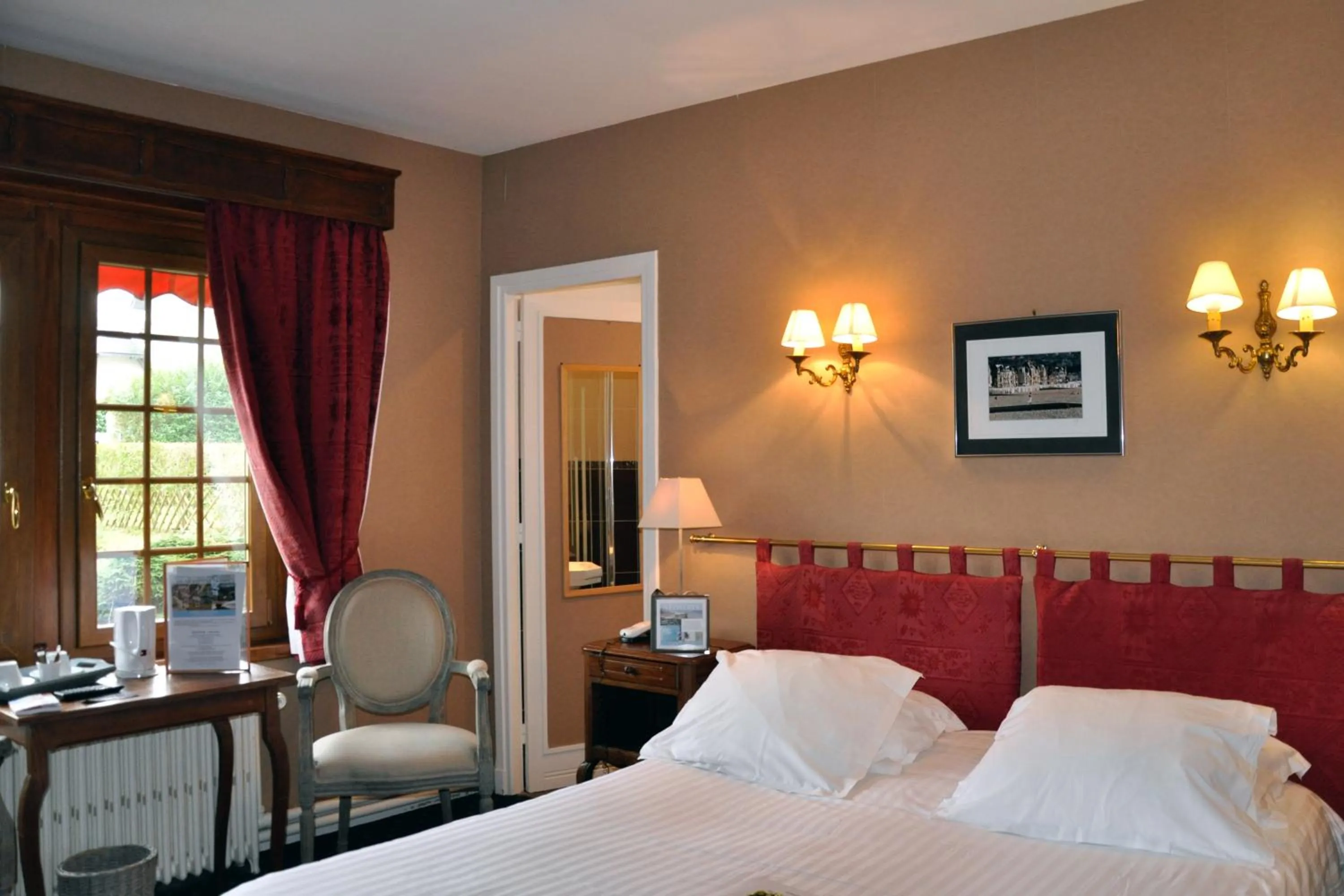 Bedroom, Bed in Hostellerie et SPA de la Vieille Ferme