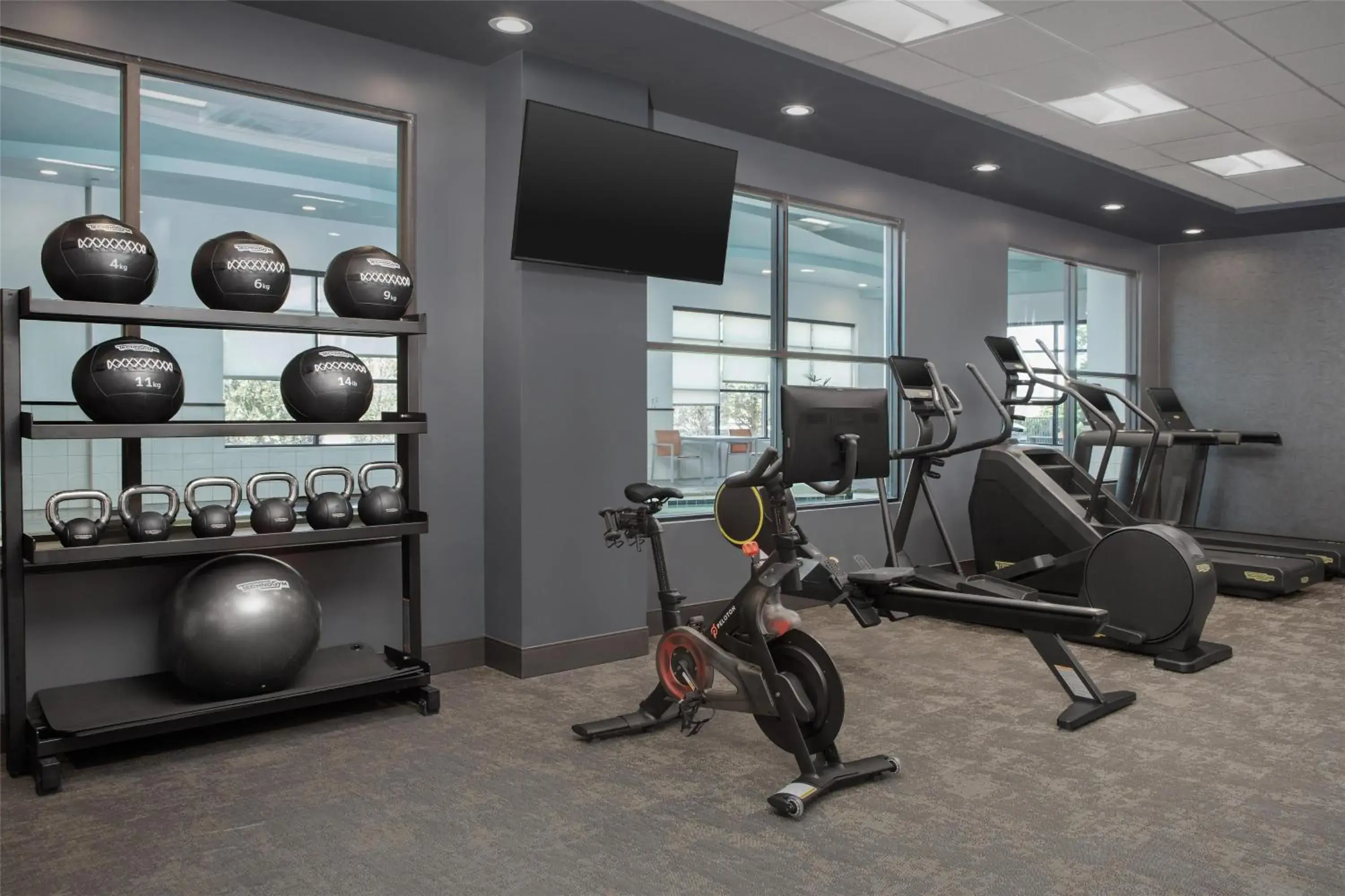 Fitness centre/facilities in Embassy Suites by Hilton Knoxville West Fitness centre/facilities in Embassy Suites by Hilton Knoxville West