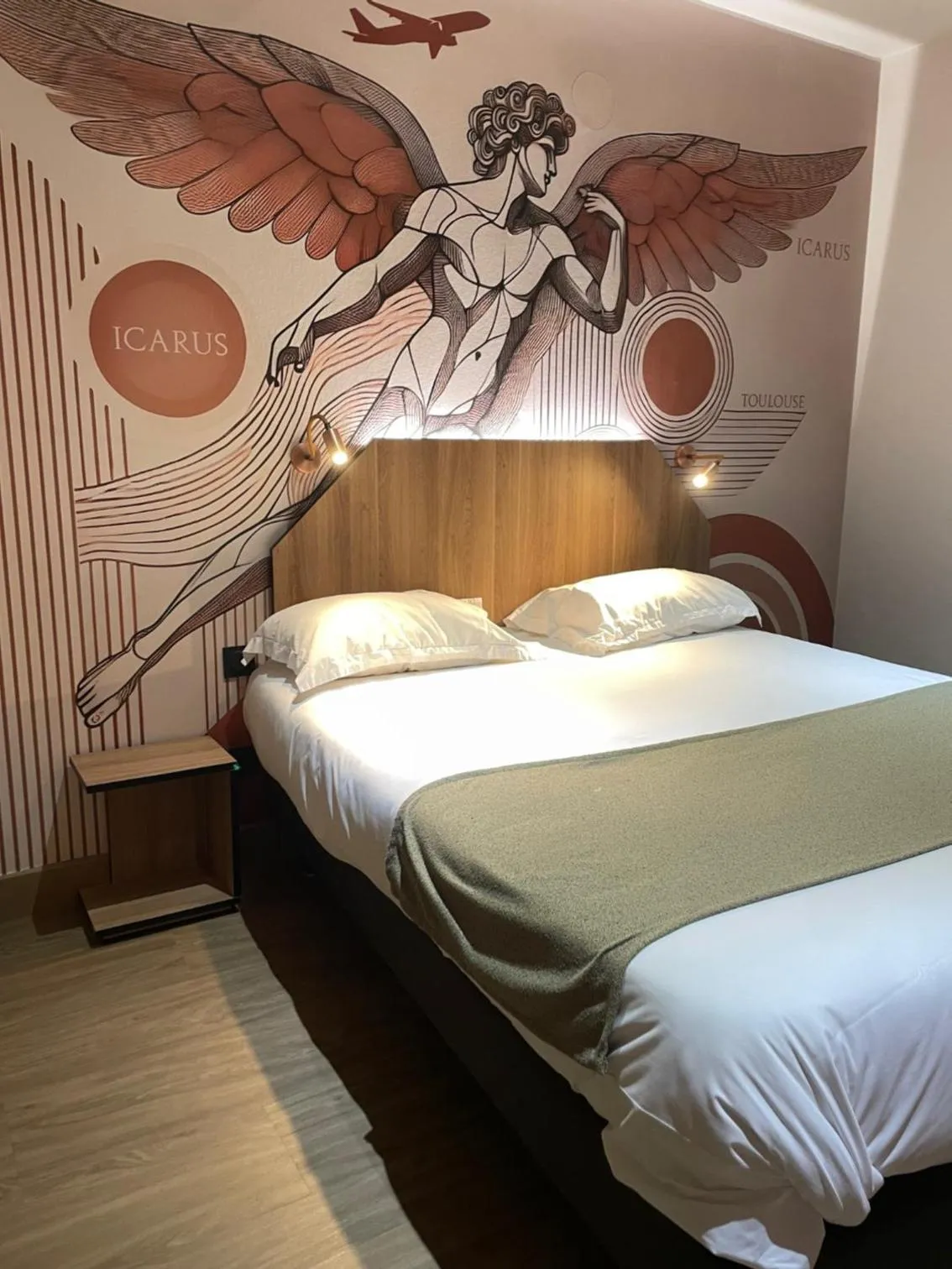 Photo of the whole room, Bed in Hôtel Icare