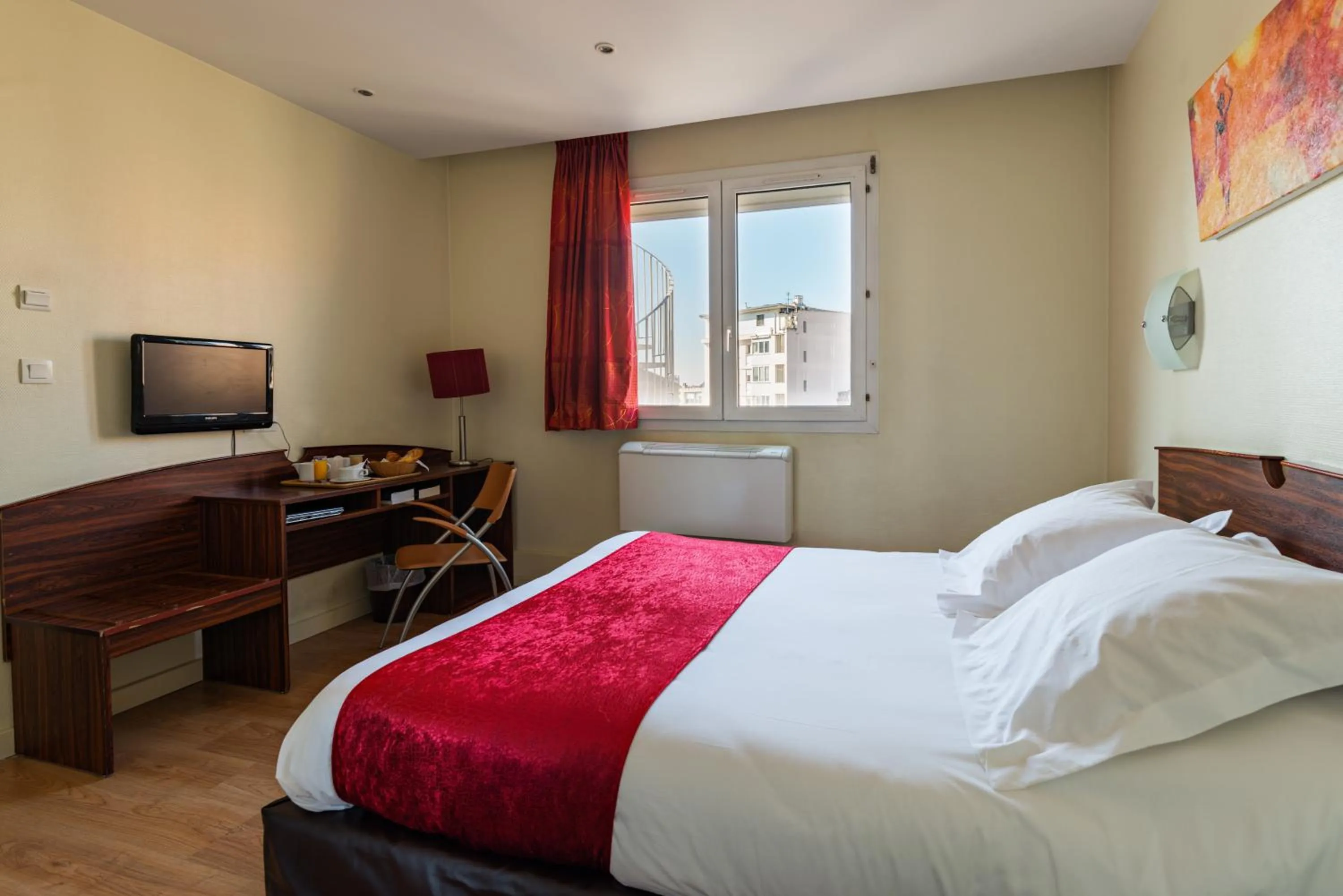 Bedroom, Bed in Hôtel Icare