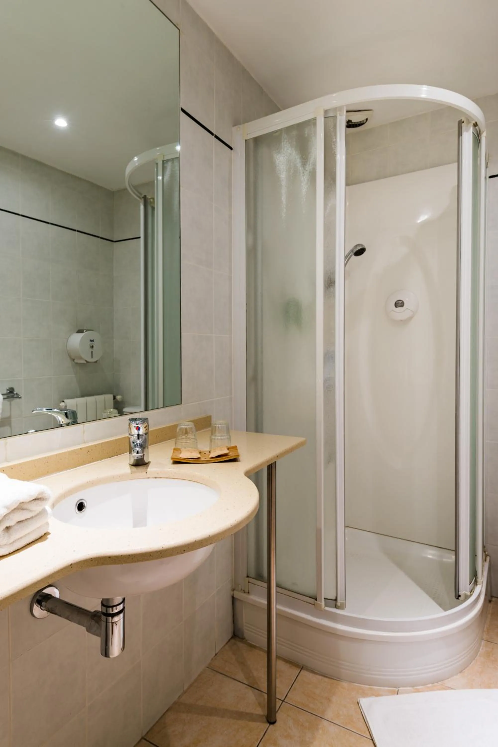 Bathroom in Hôtel Icare