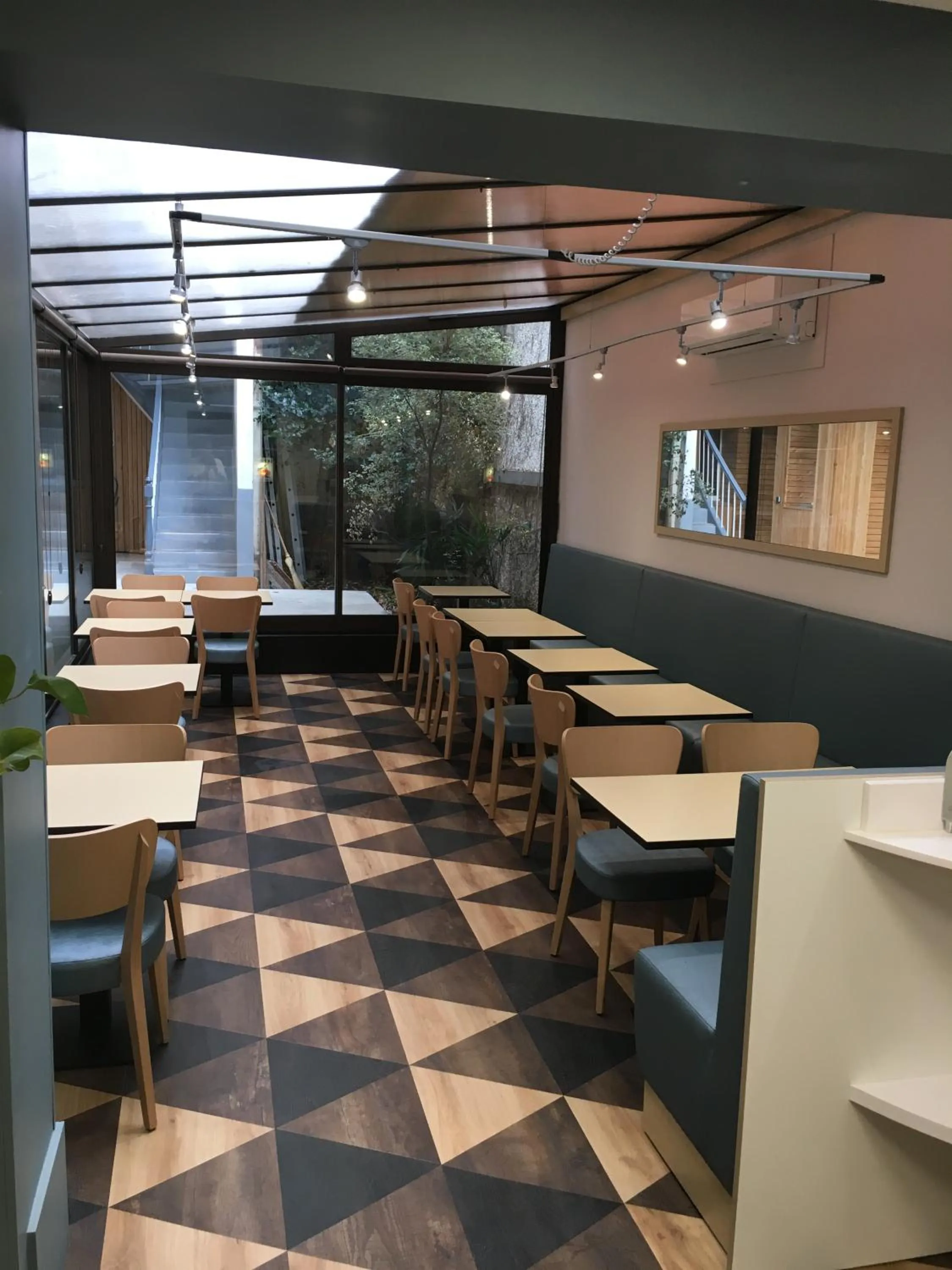 Buffet breakfast in Hôtel Icare