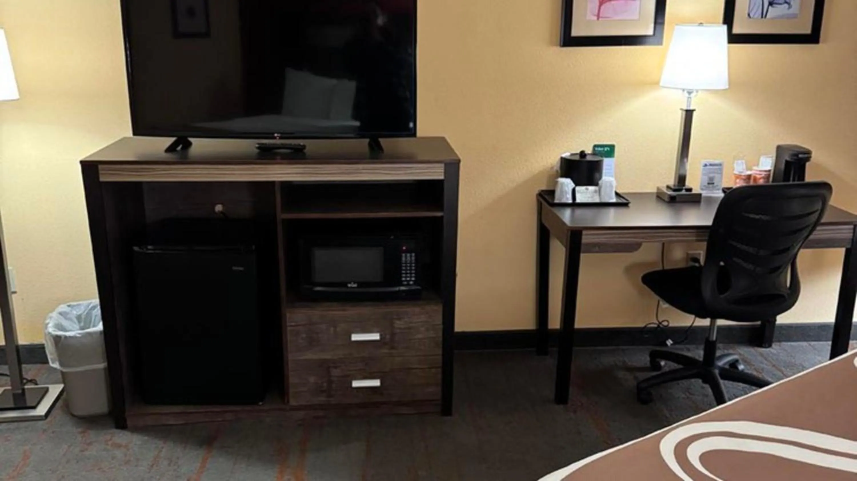 Bedroom in Appalachian Hotel