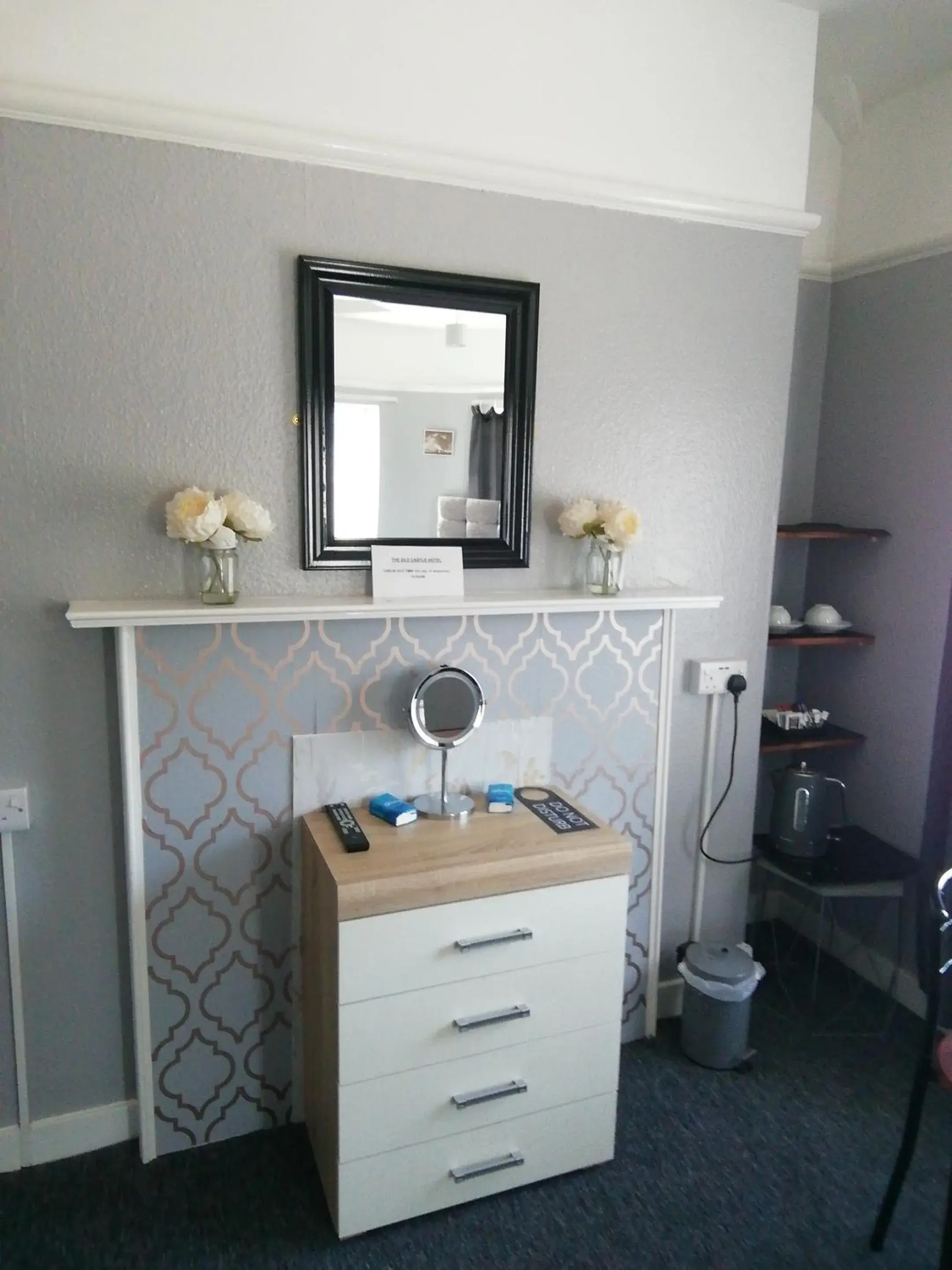 Double Room with Private Bathroom in The Old Castle Hotel Double Room with Private Bathroom in The Old Castle Hotel