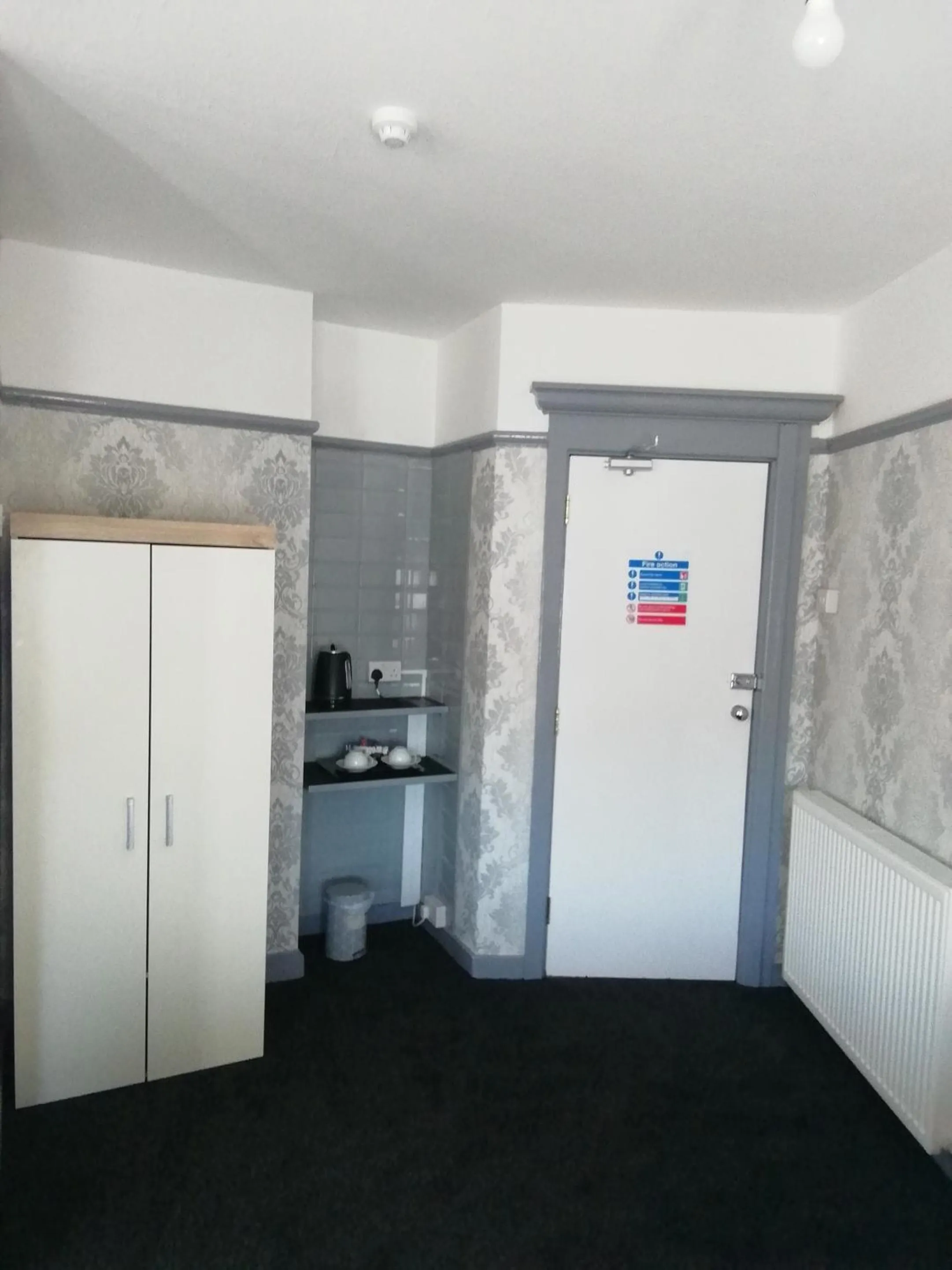 Bedroom in The Old Castle Hotel