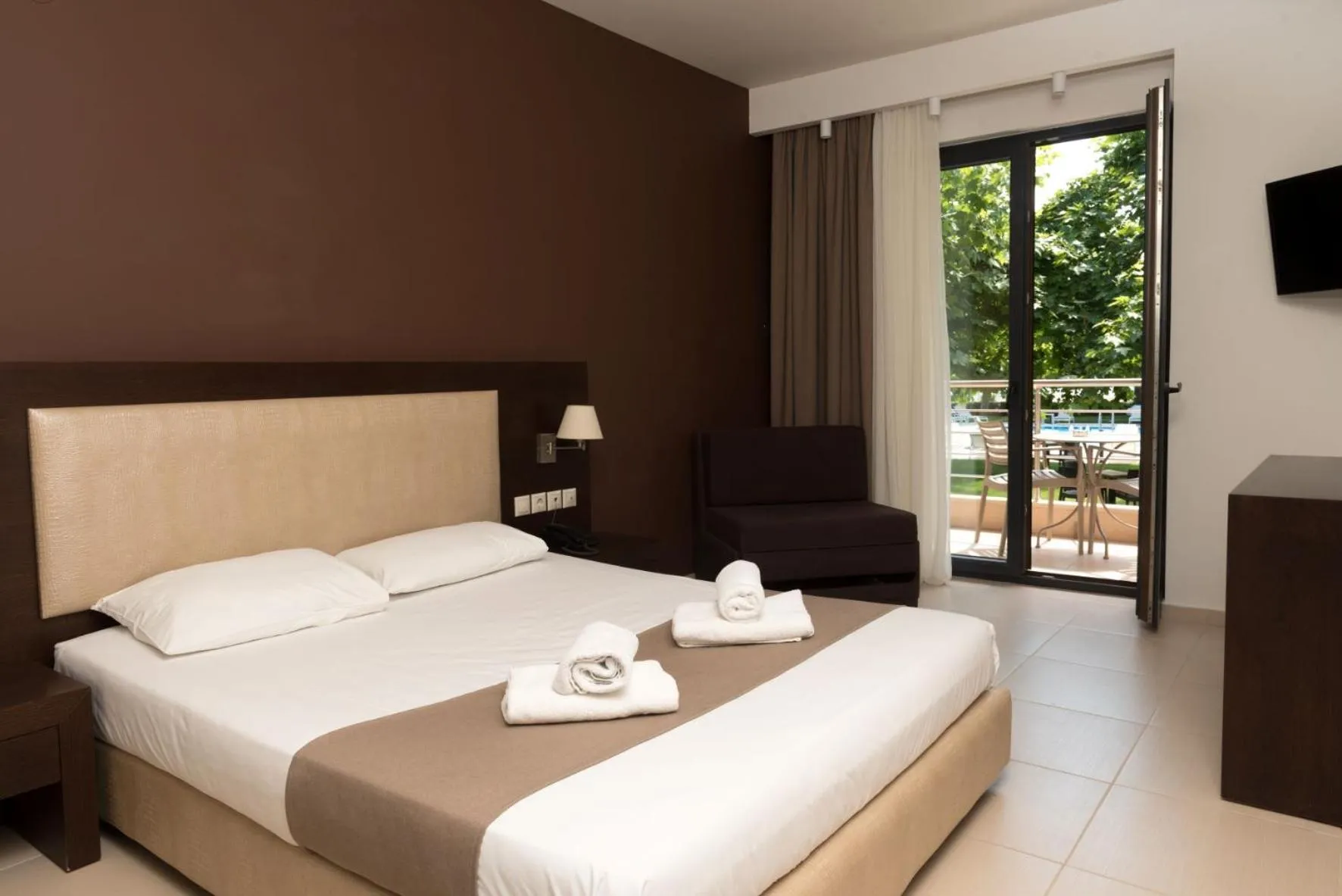 Bed in Hotel Giannoulis