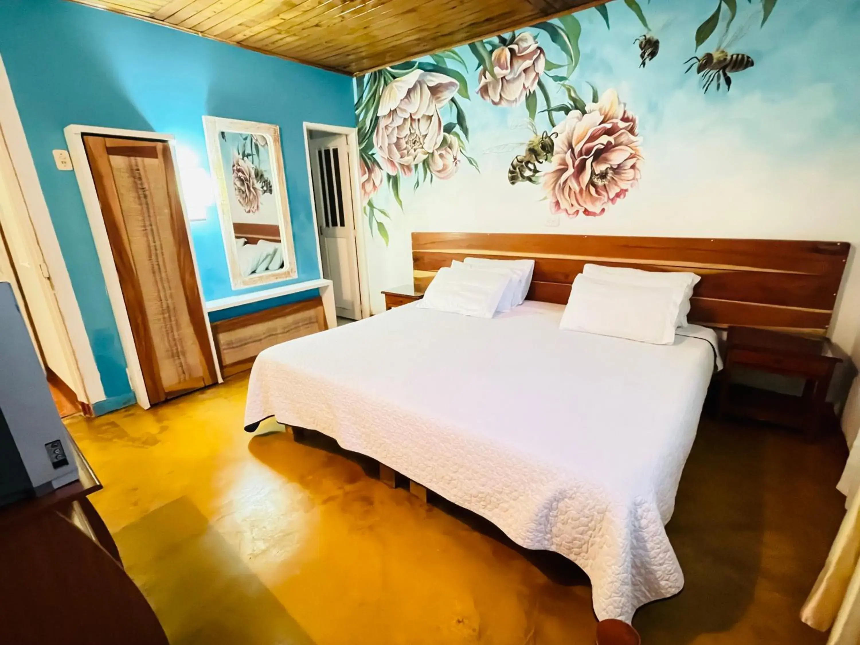 Deluxe Double Room in Hostal Colina de Lluvia Deluxe Double Room in Hostal Colina de Lluvia