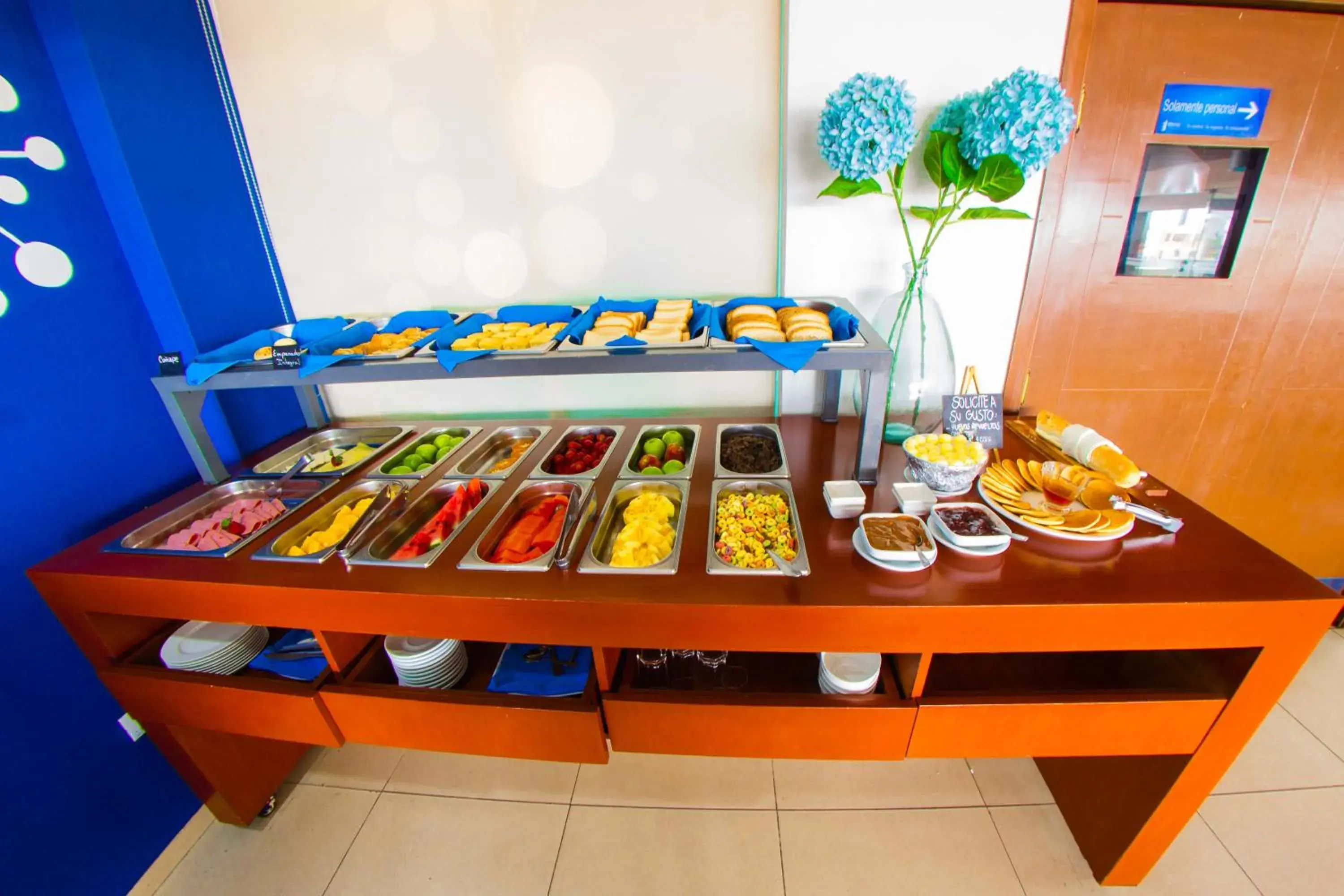 Breakfast in Torre Hotel Ejecutivo Breakfast in Torre Hotel Ejecutivo