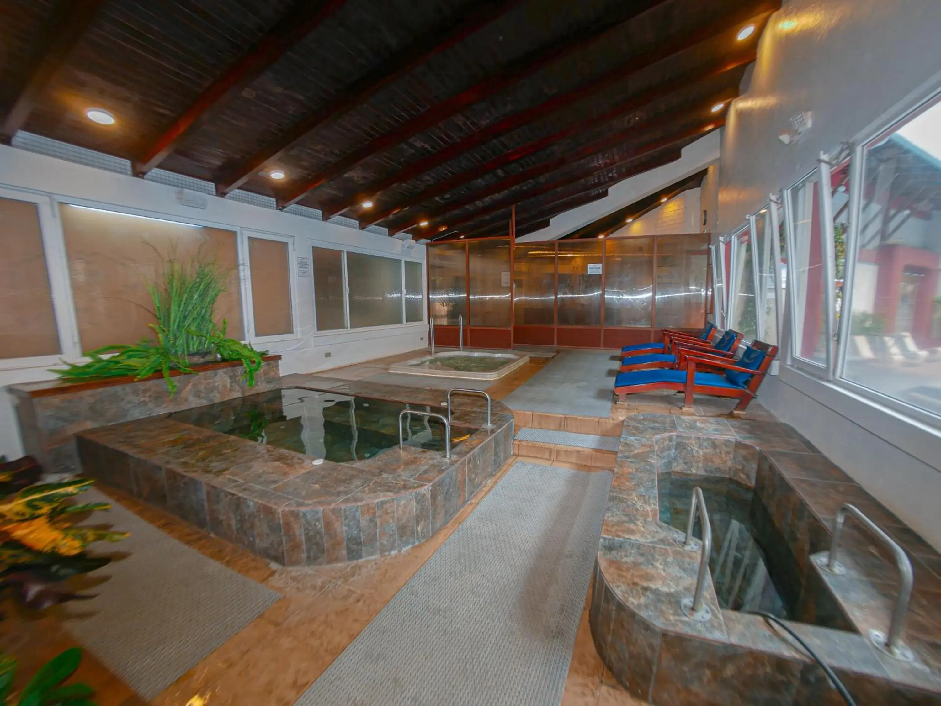 Swimming pool in Sangay Spa Hotel Swimming pool in Sangay Spa Hotel