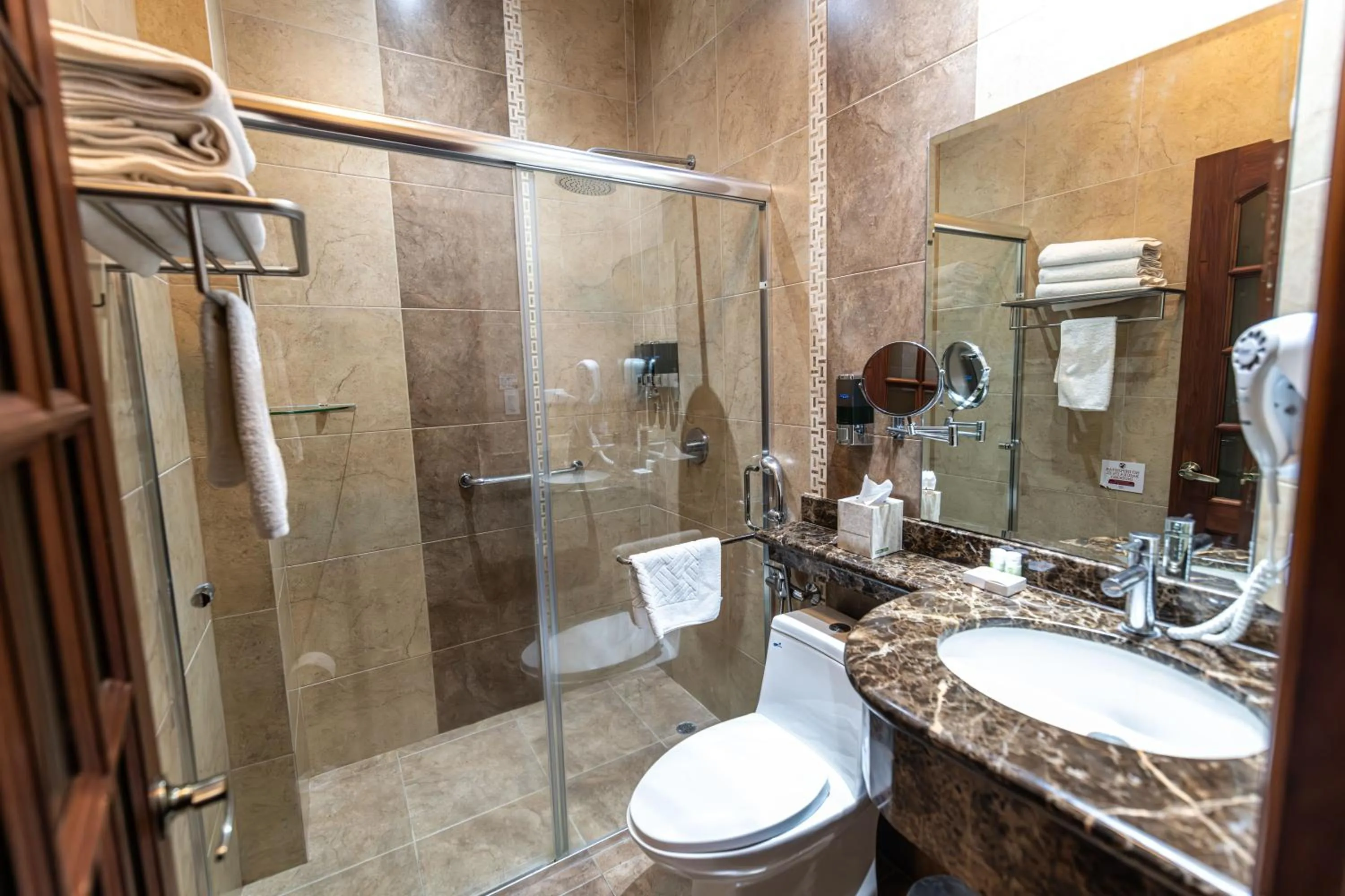 Shower in Sangay Spa Hotel