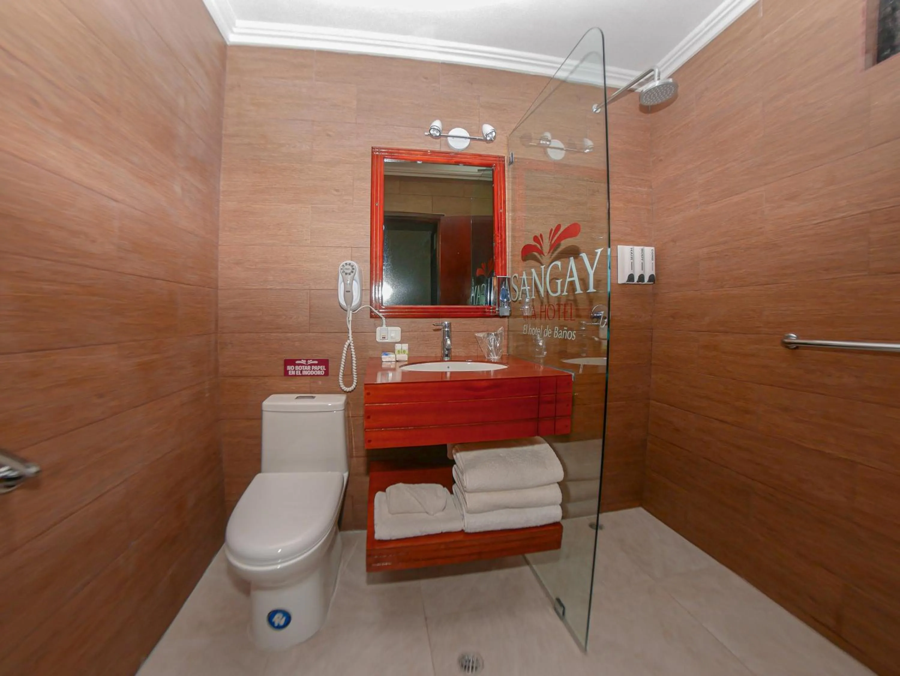 Bathroom in Sangay Spa Hotel
