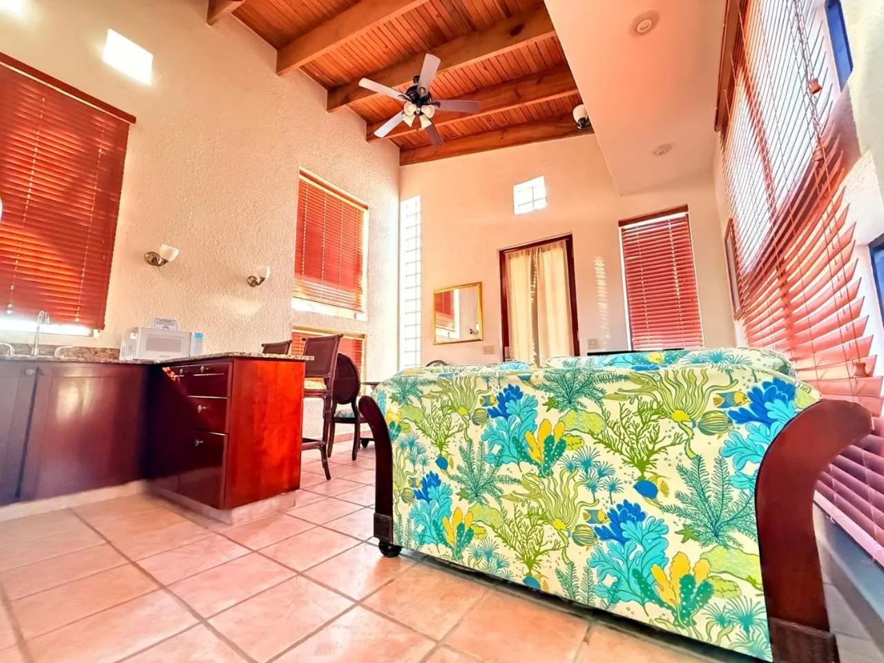 Living room in Mayan Princess Beach & Dive Resort