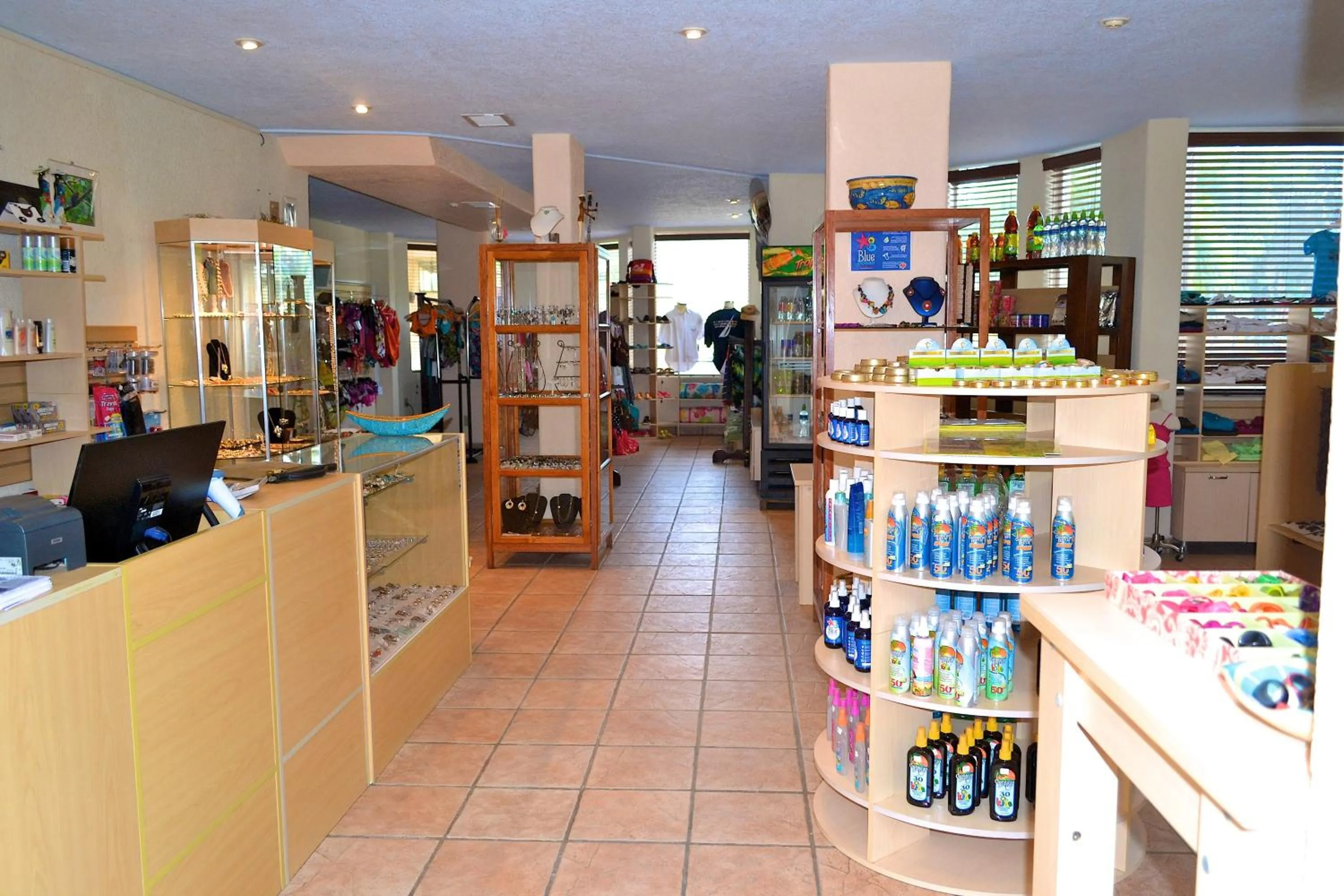 On-site shops in Mayan Princess Beach & Dive Resort