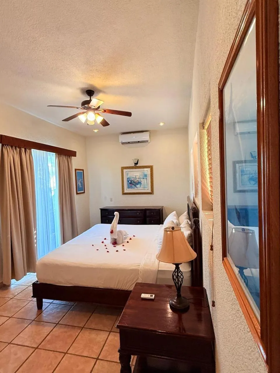 Bedroom, Bed in Mayan Princess Beach & Dive Resort