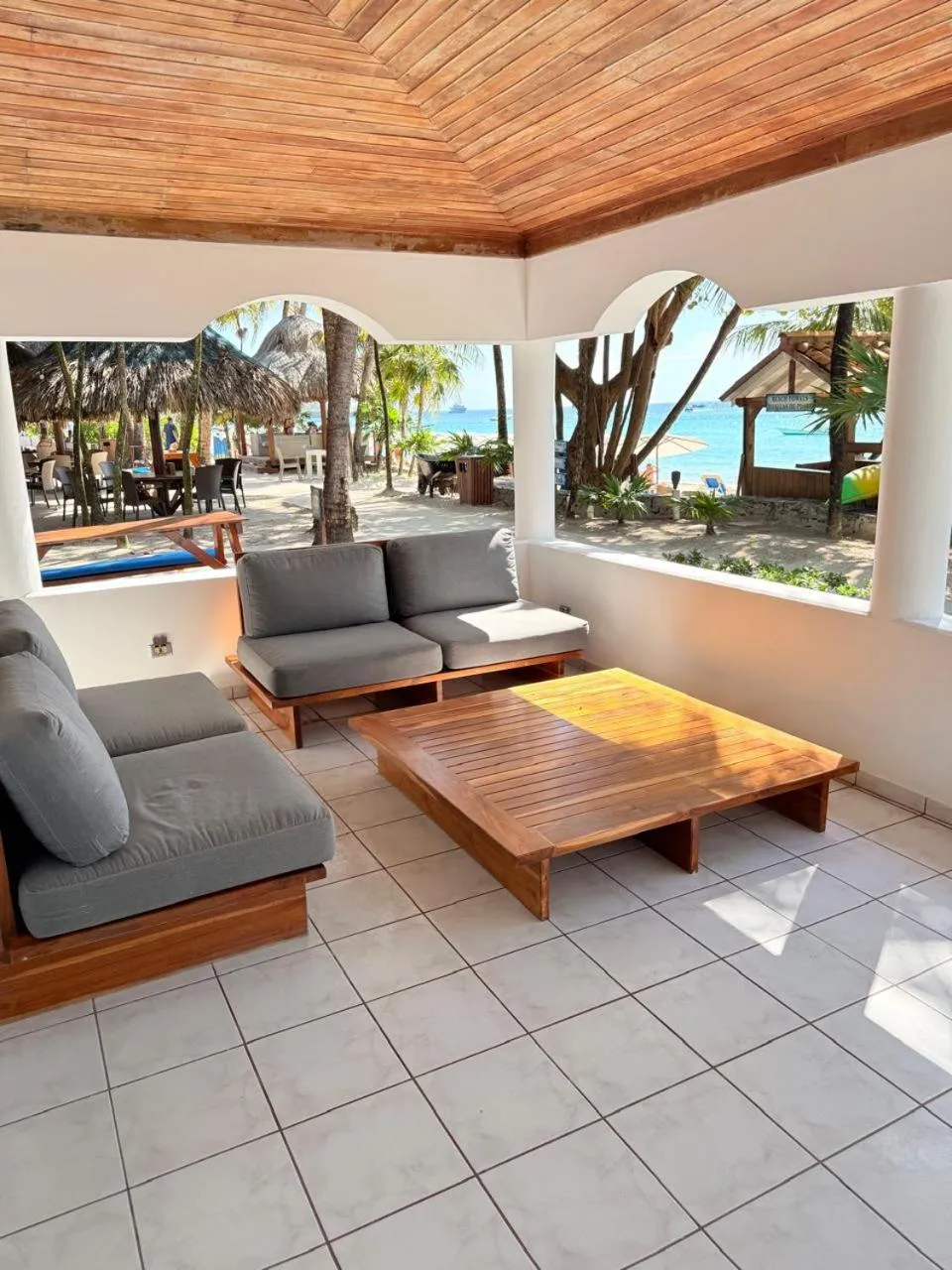 Mayan Princess Beach & Dive Resort