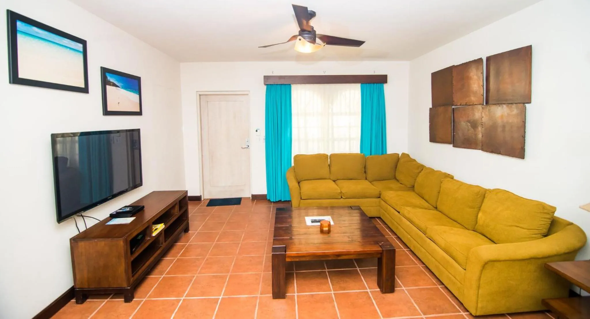 Living room in Mayan Princess Beach & Dive Resort