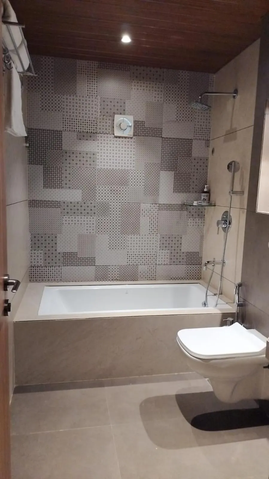 Toilet in Rudra Shelter Business Hotel