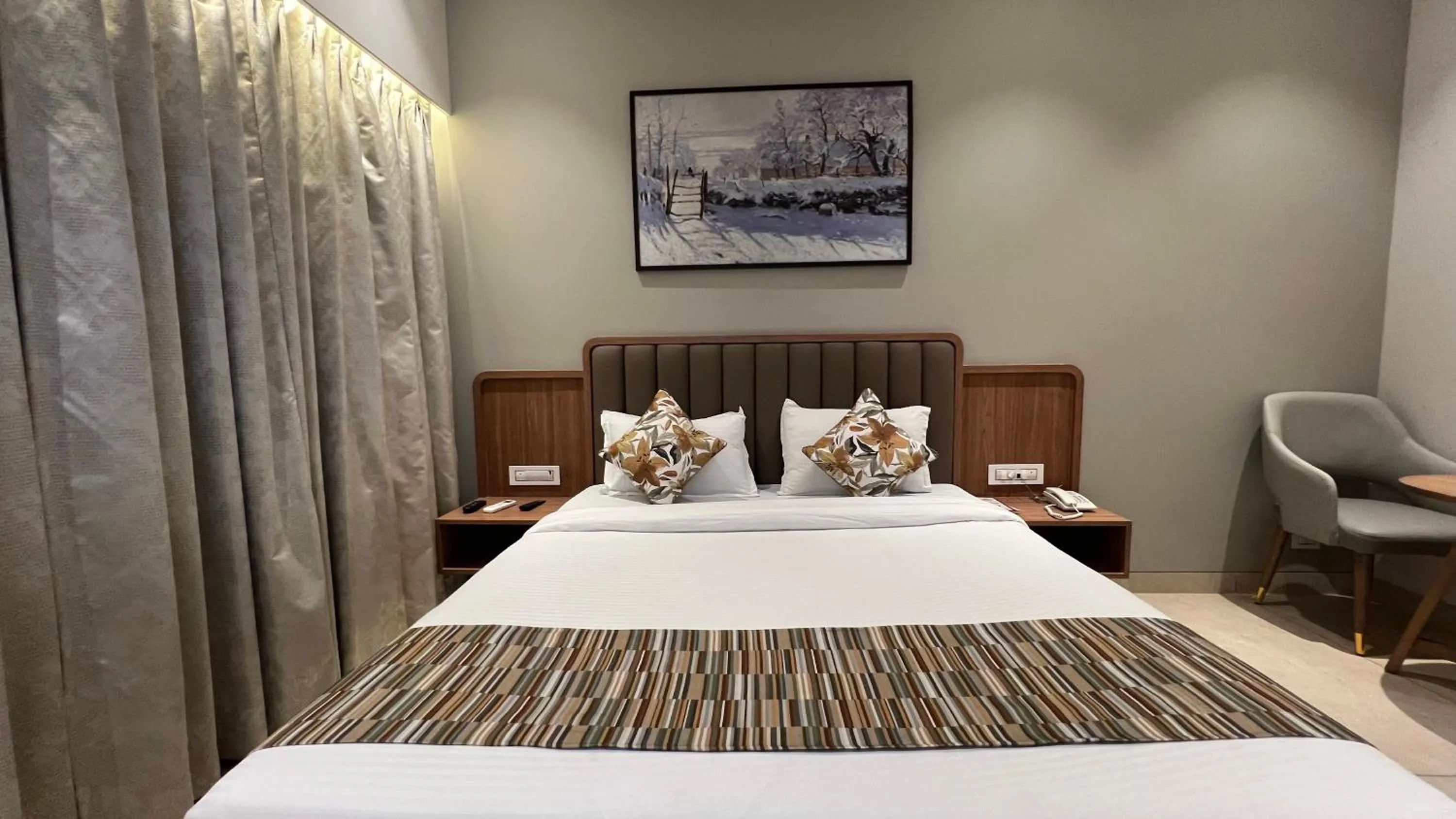 Bed in Rudra Shelter Business Hotel