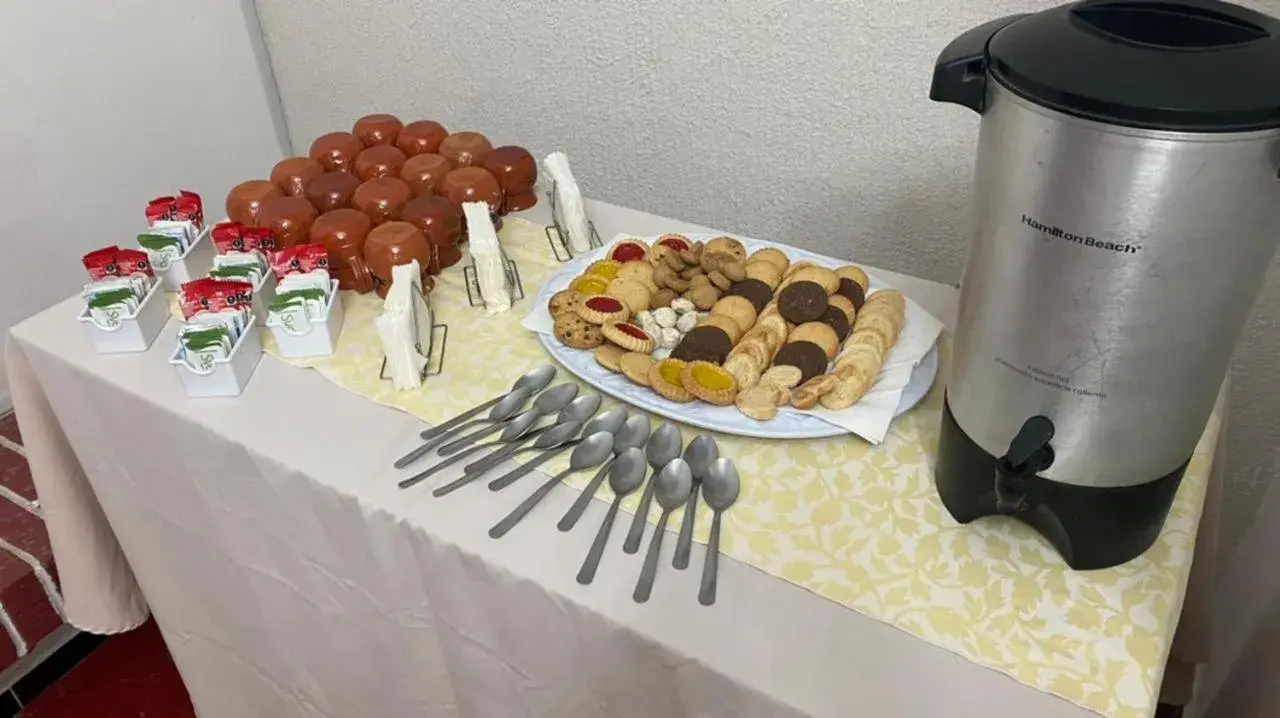 Food and drinks in Hotel Finca Las Hortensias Food and drinks in Hotel Finca Las Hortensias