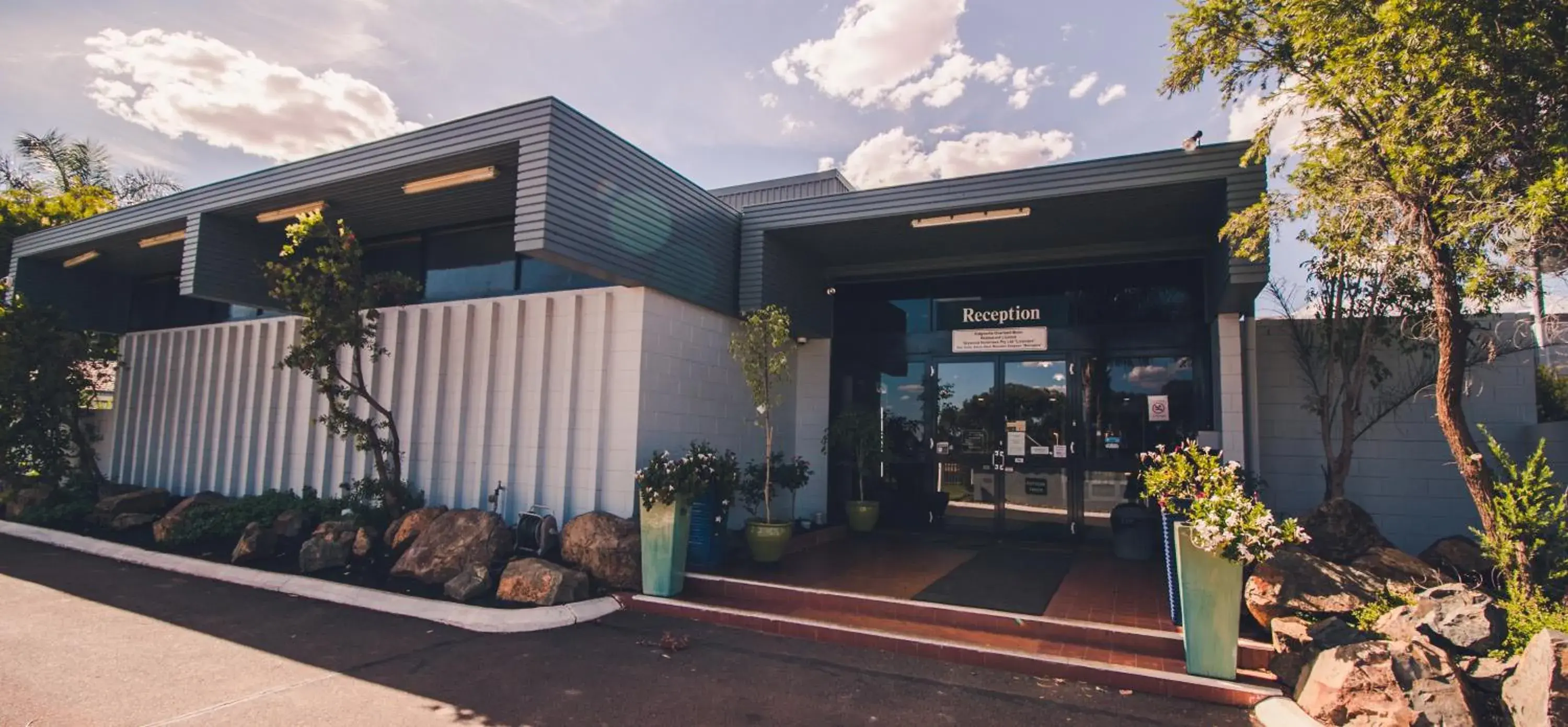 Facade/entrance in Kalgoorlie Overland Motel Facade/entrance in Kalgoorlie Overland Motel