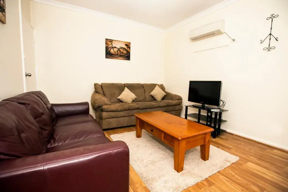Living room in Kalgoorlie Overland Motel Living room in Kalgoorlie Overland Motel