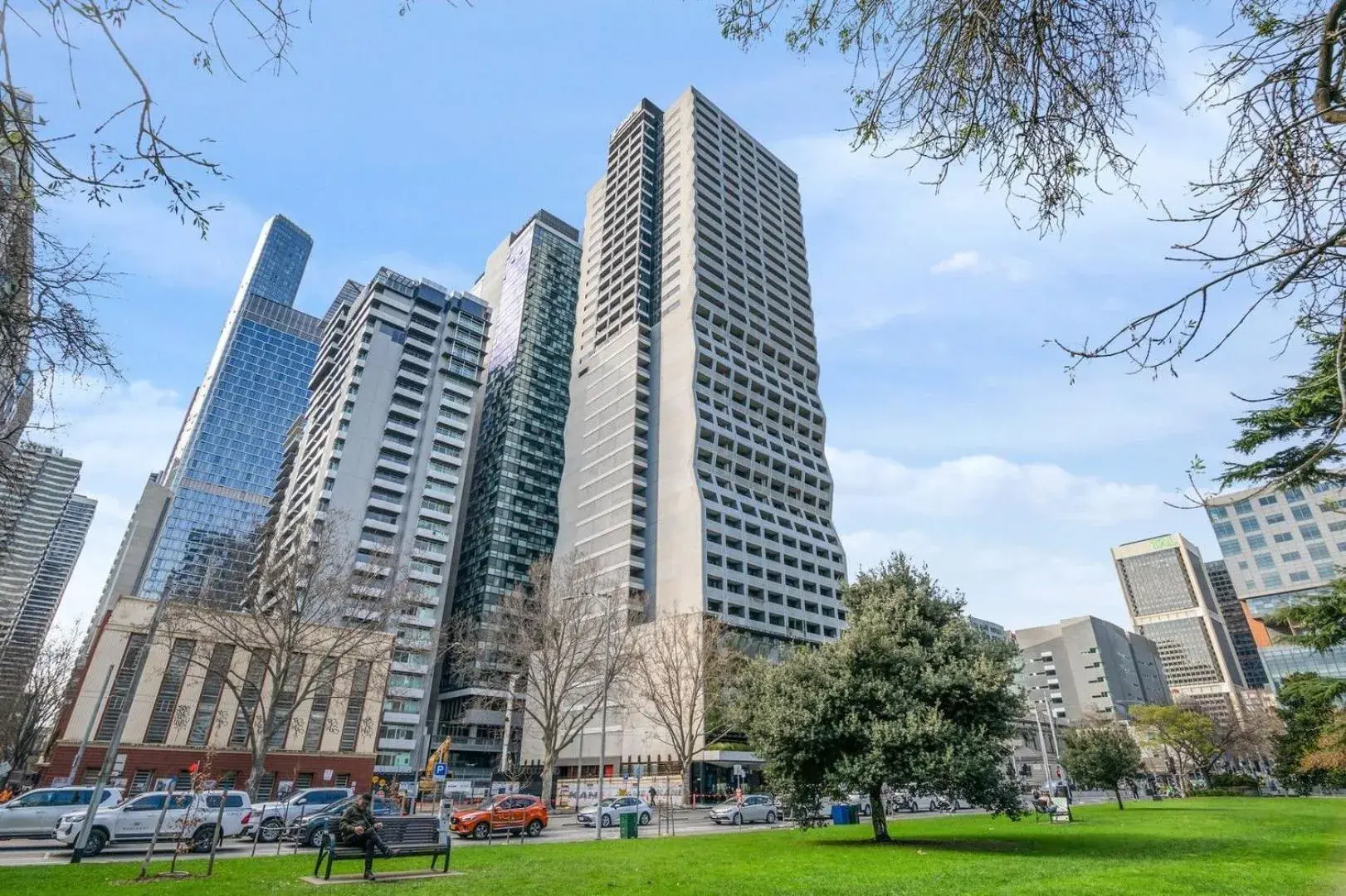 Property building in Oaks Melbourne on William Suites Property building in Oaks Melbourne on William Suites