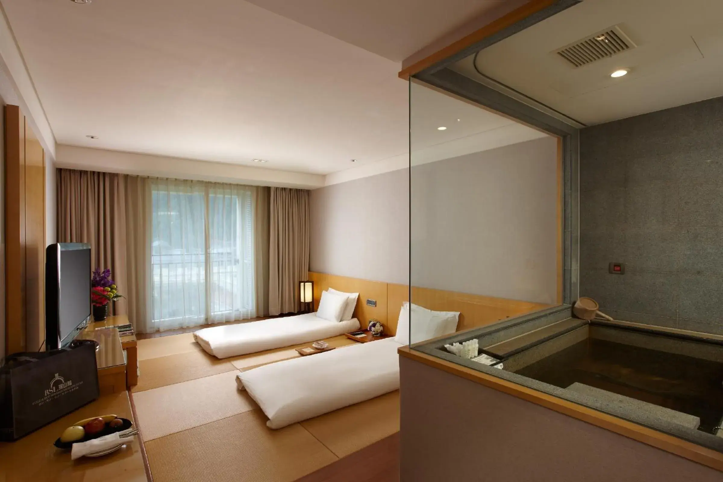 Photo of the whole room, Bed in RSL Cold & Hot Springs Resort Suao Photo of the whole room, Bed in RSL Cold & Hot Springs Resort Suao