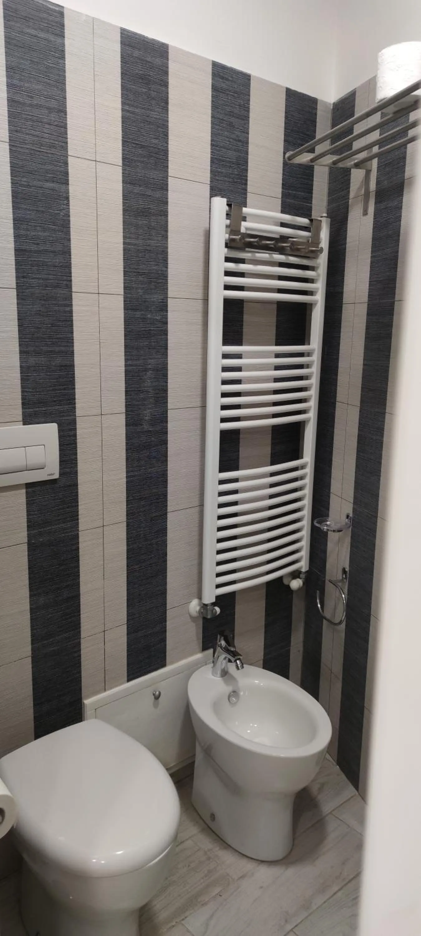 Bathroom in Guest House Via Milano