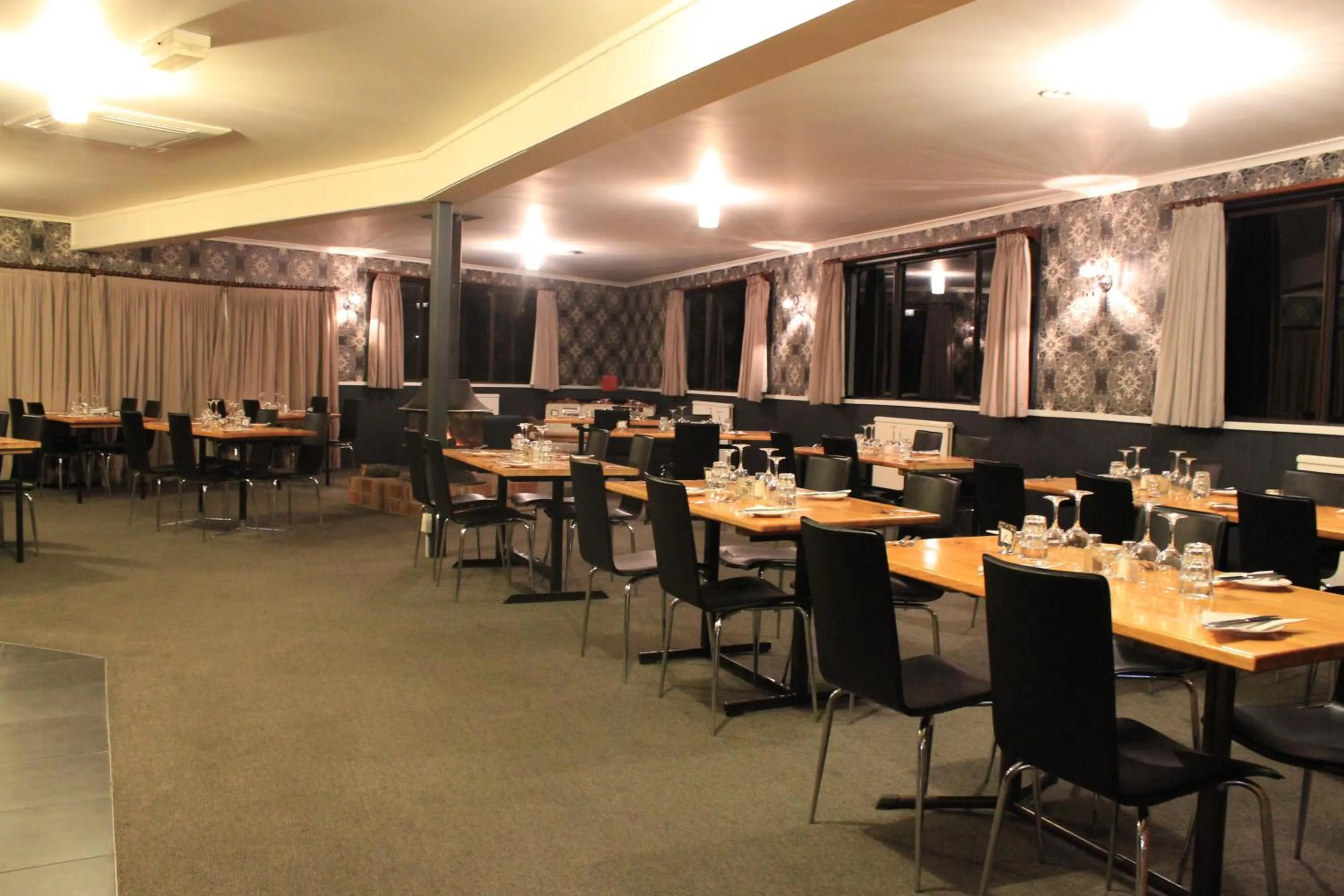 Restaurant/places to eat in Siesta Villa