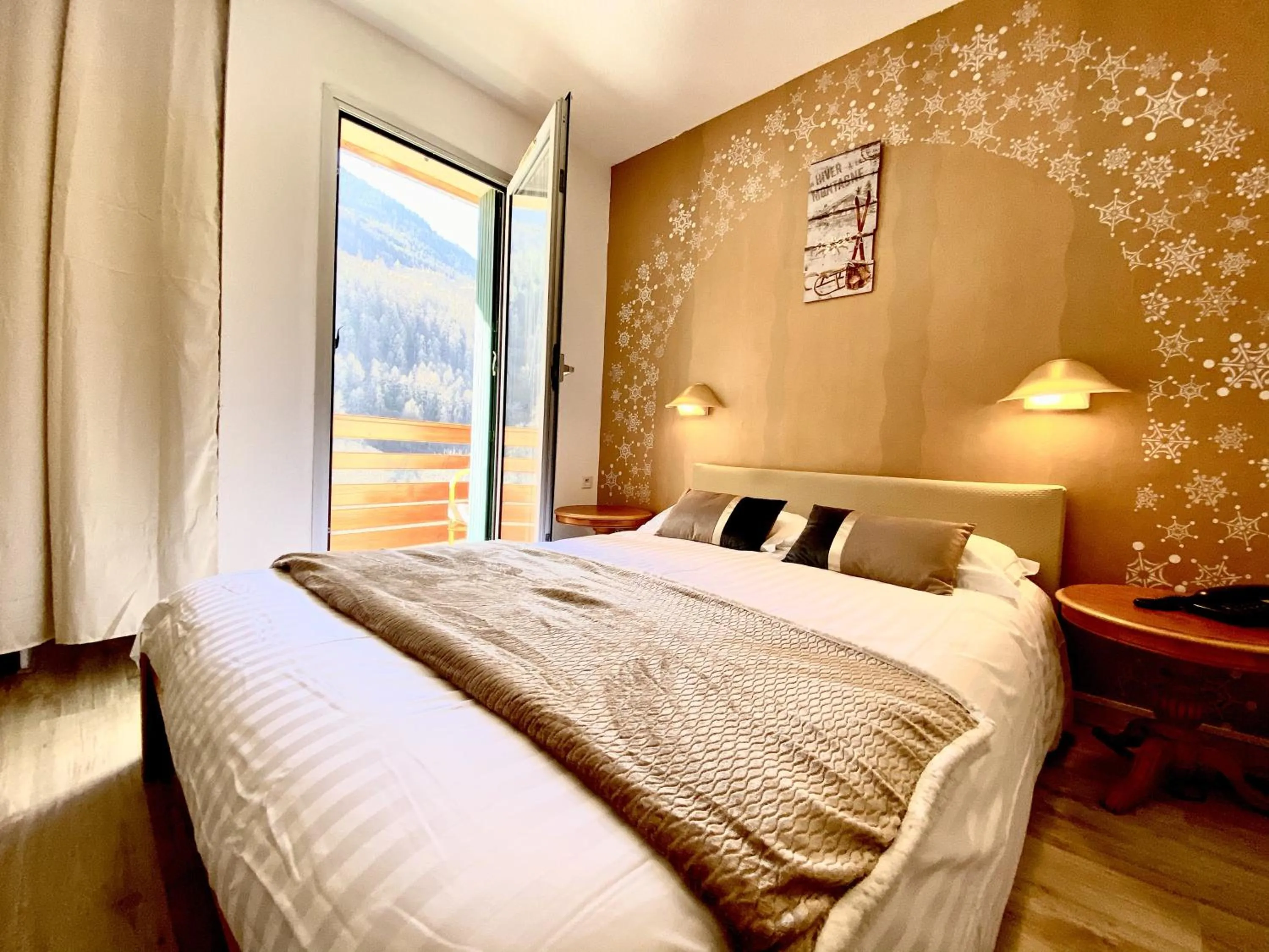 Balcony/Terrace in Hotel-Restaurant La Lauzétane