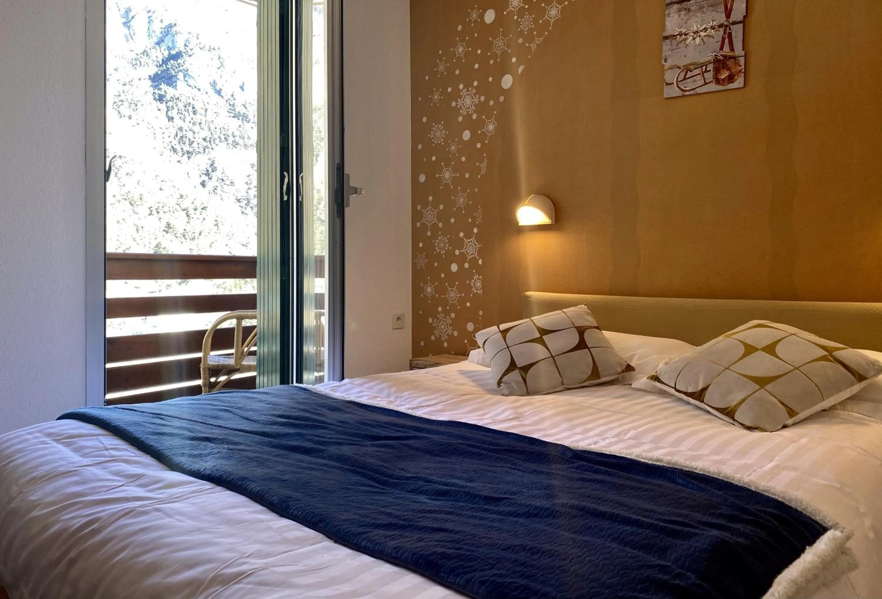 Bed in Hotel-Restaurant La Lauzétane