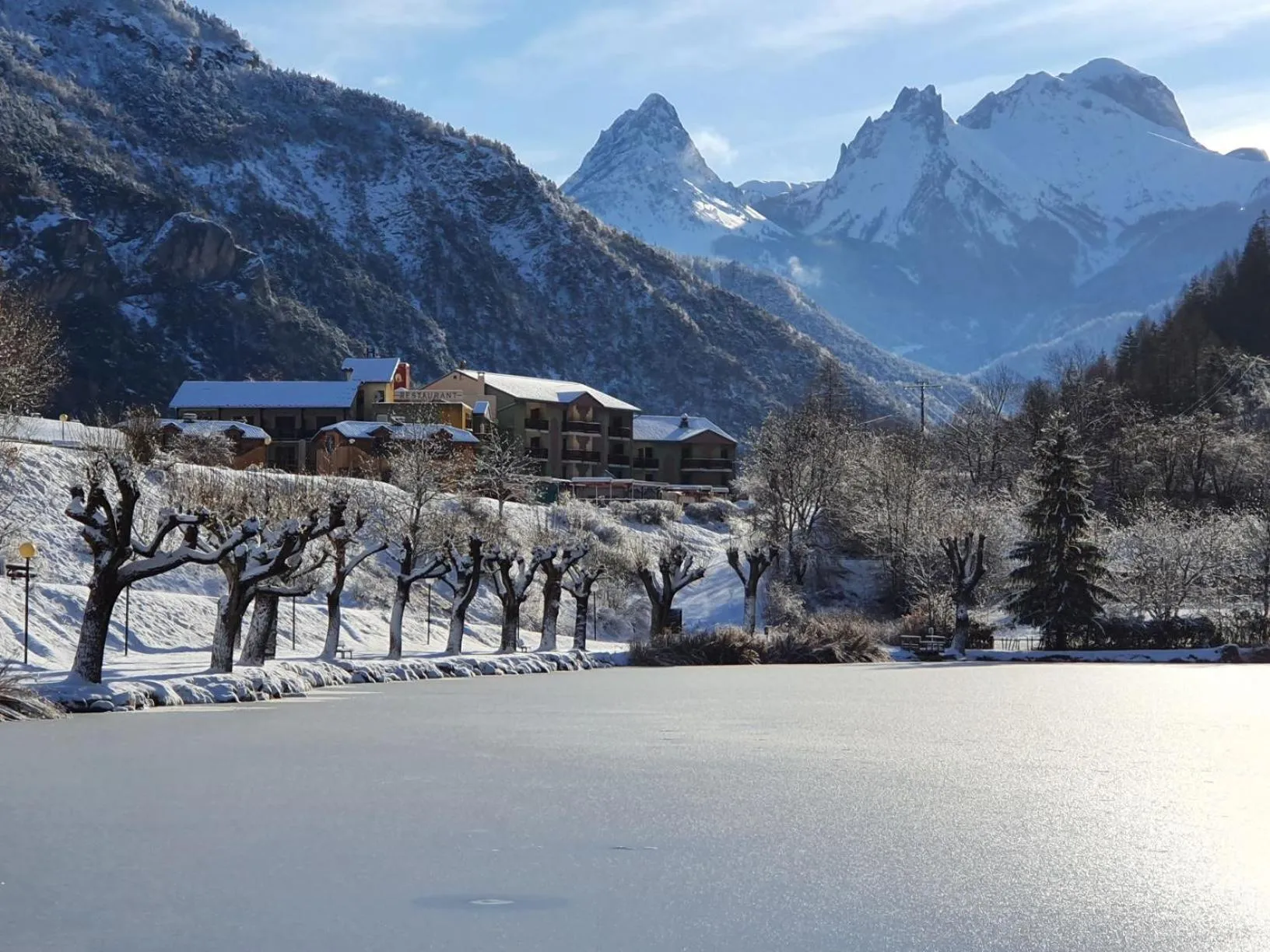 Day in Hotel-Restaurant La Lauzétane