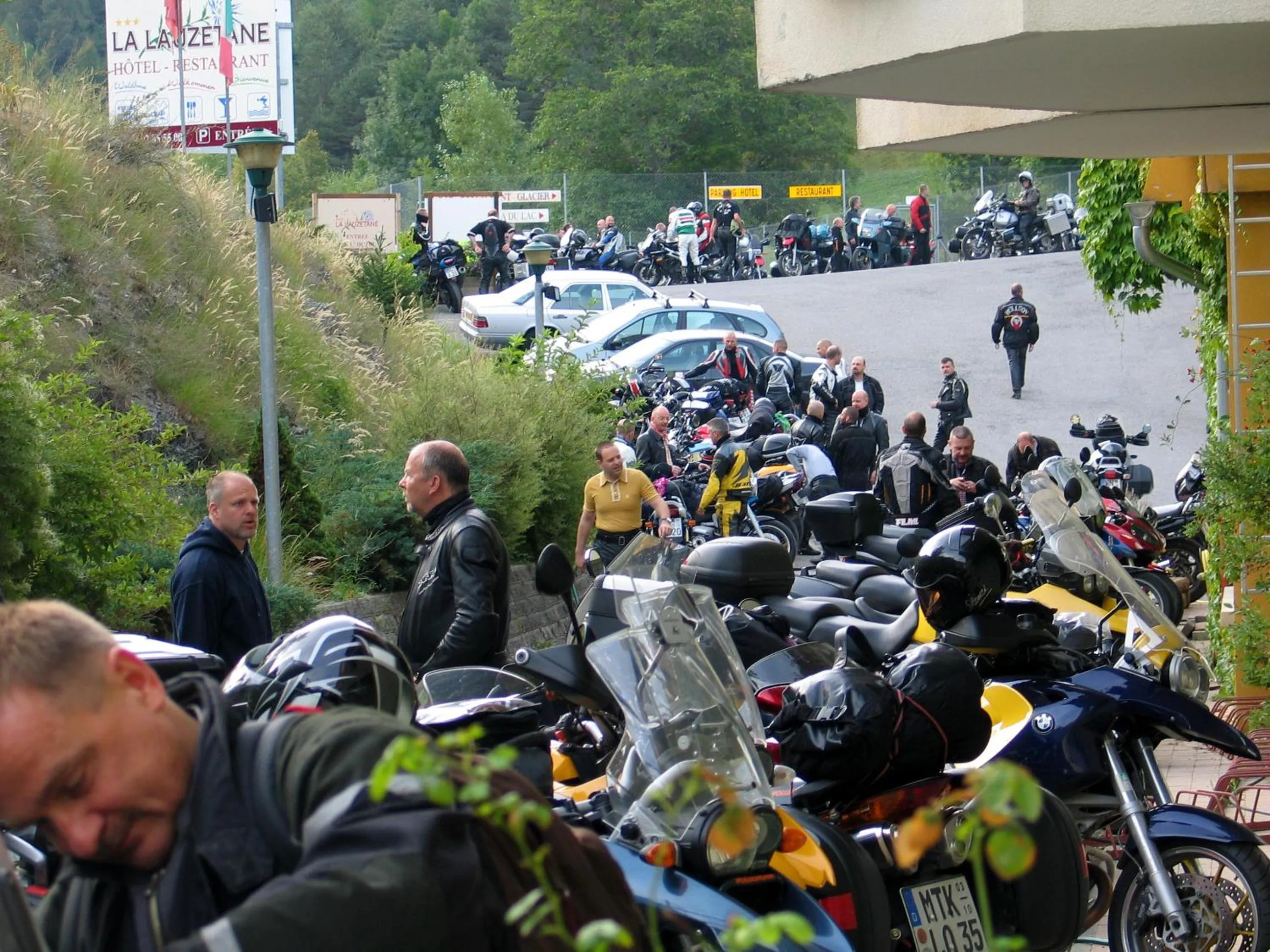 Facade/entrance in Hotel-Restaurant La Lauzétane