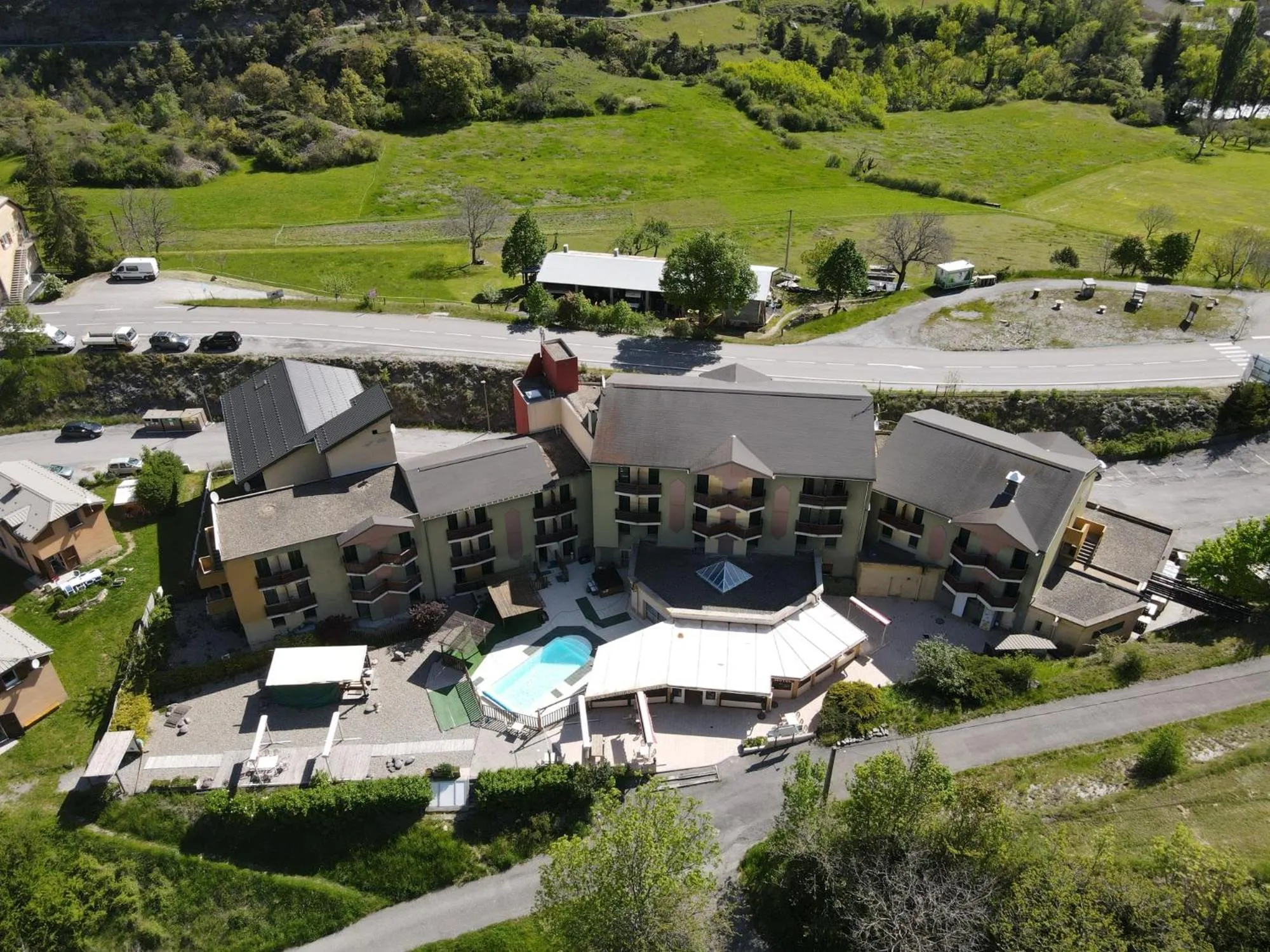 Property building in Hotel-Restaurant La Lauzétane