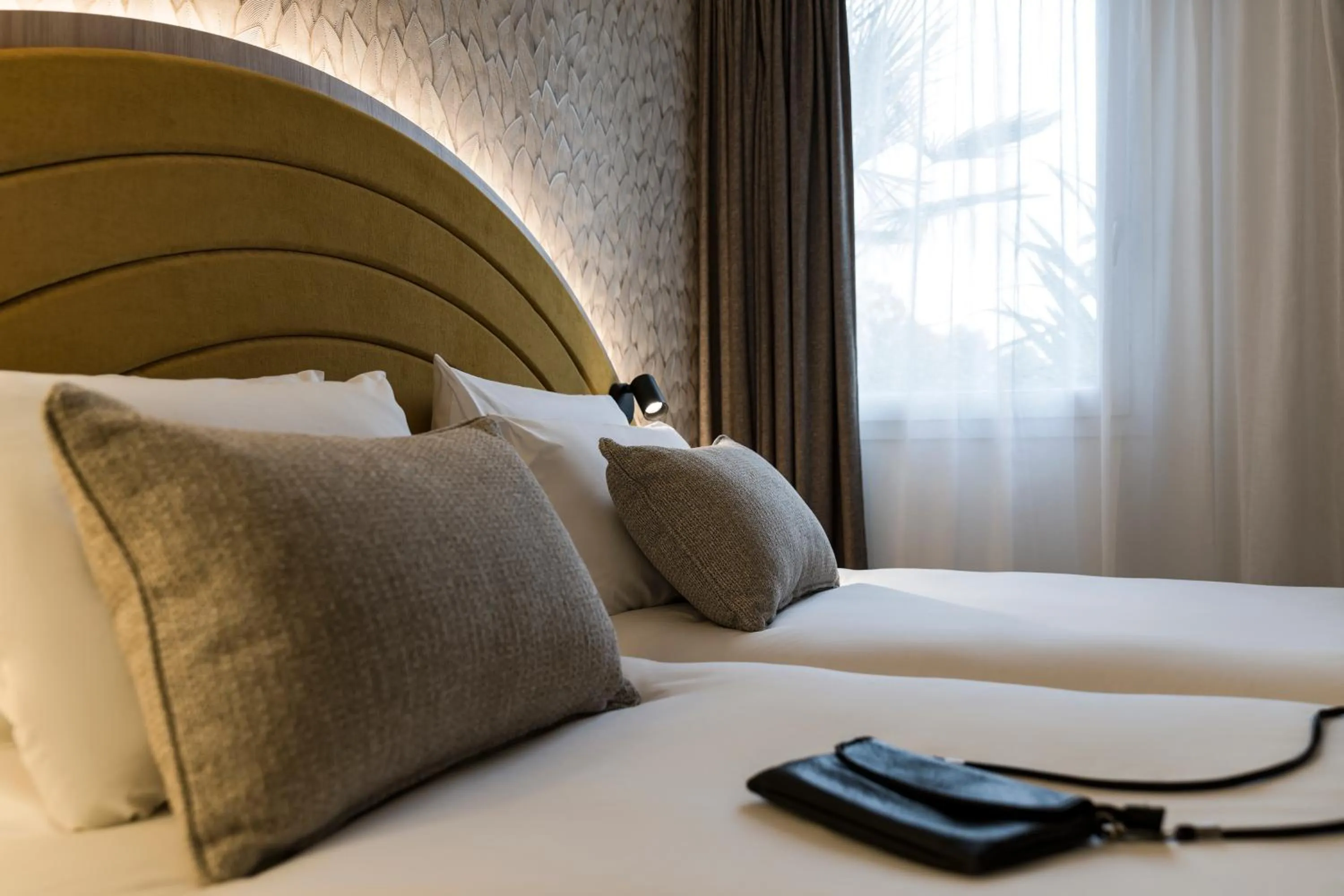 Photo of the whole room, Bed in Mercure Chartres Est