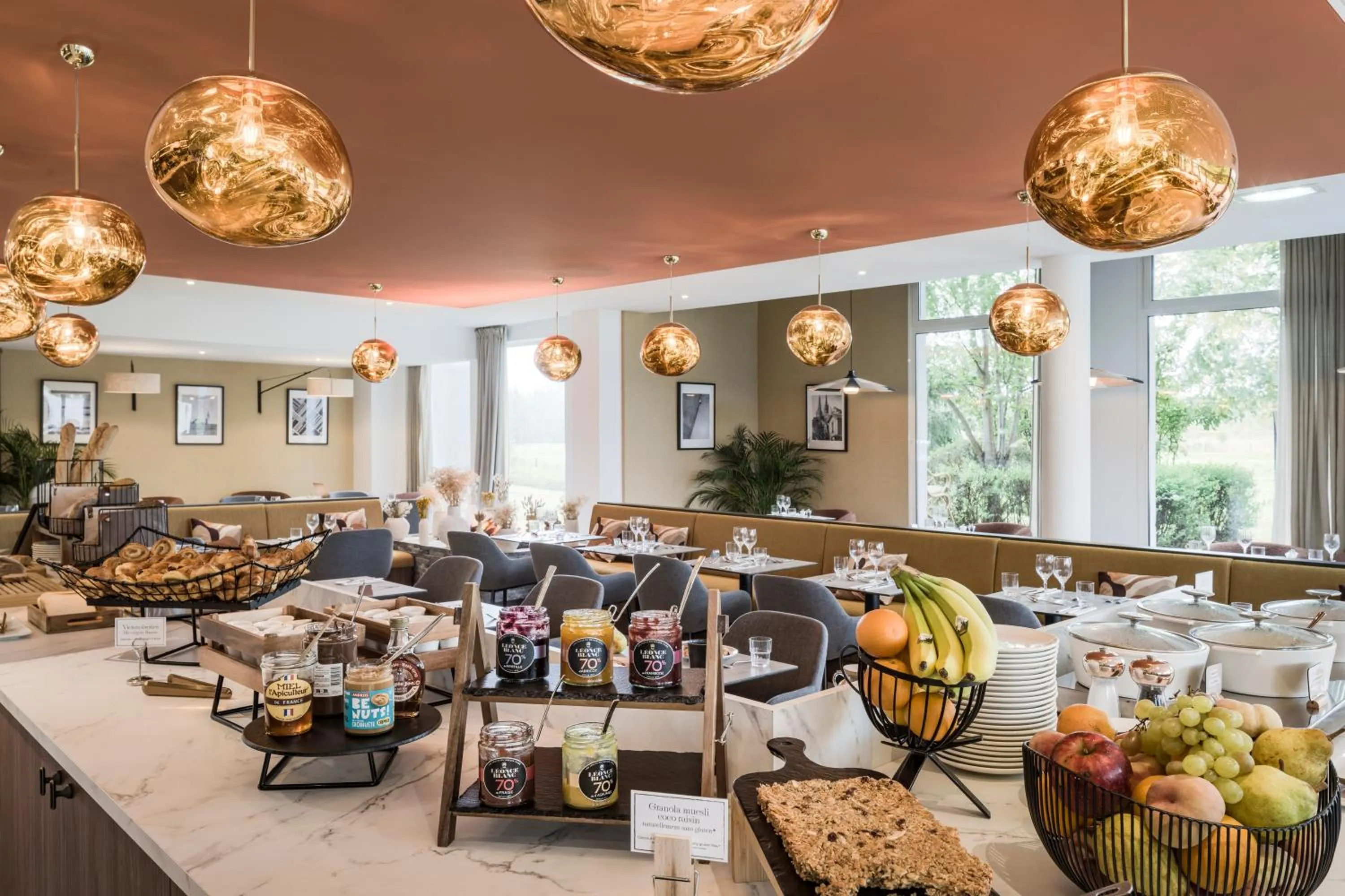 Breakfast in Mercure Chartres Est